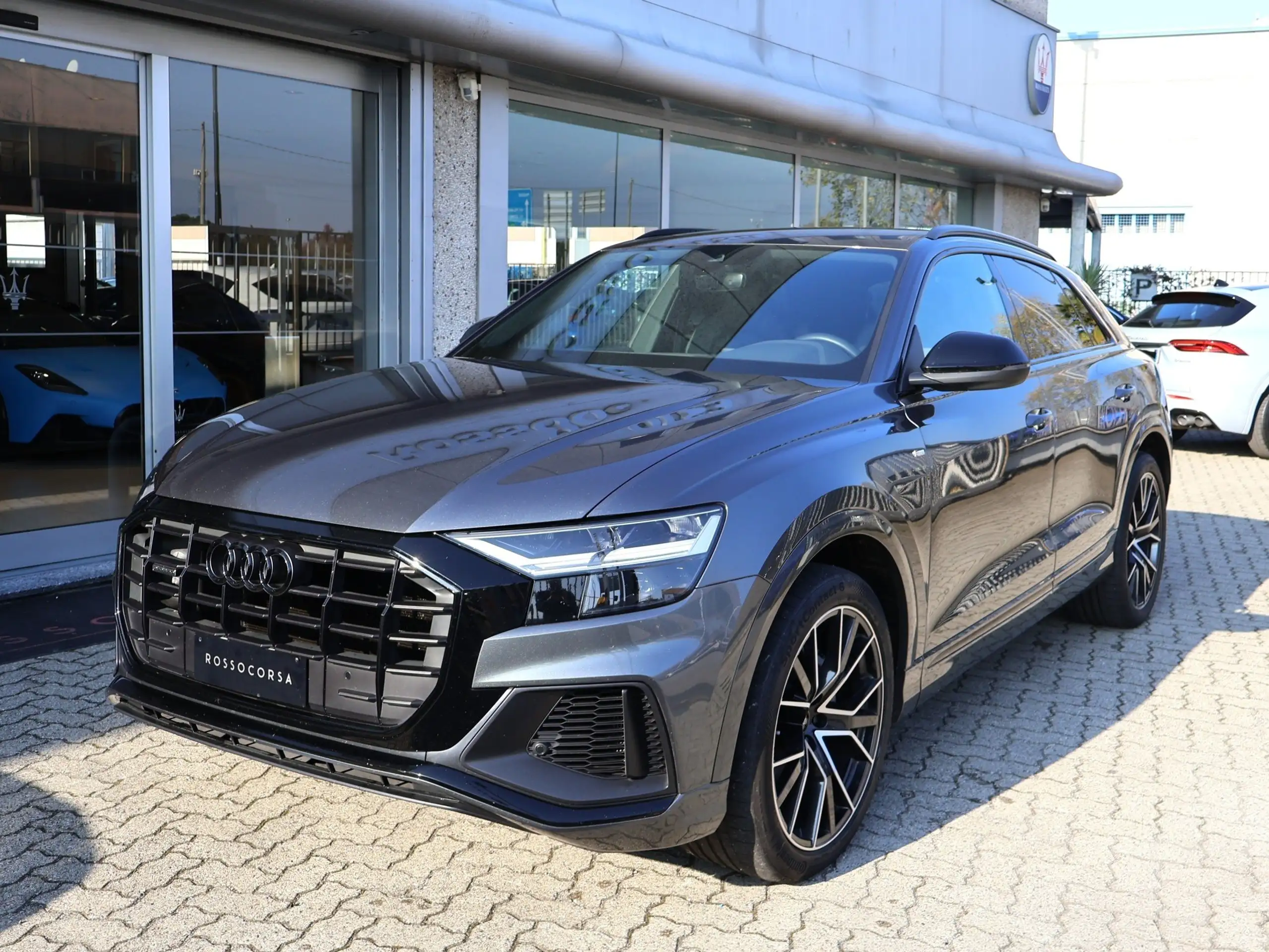 Audi - Q8