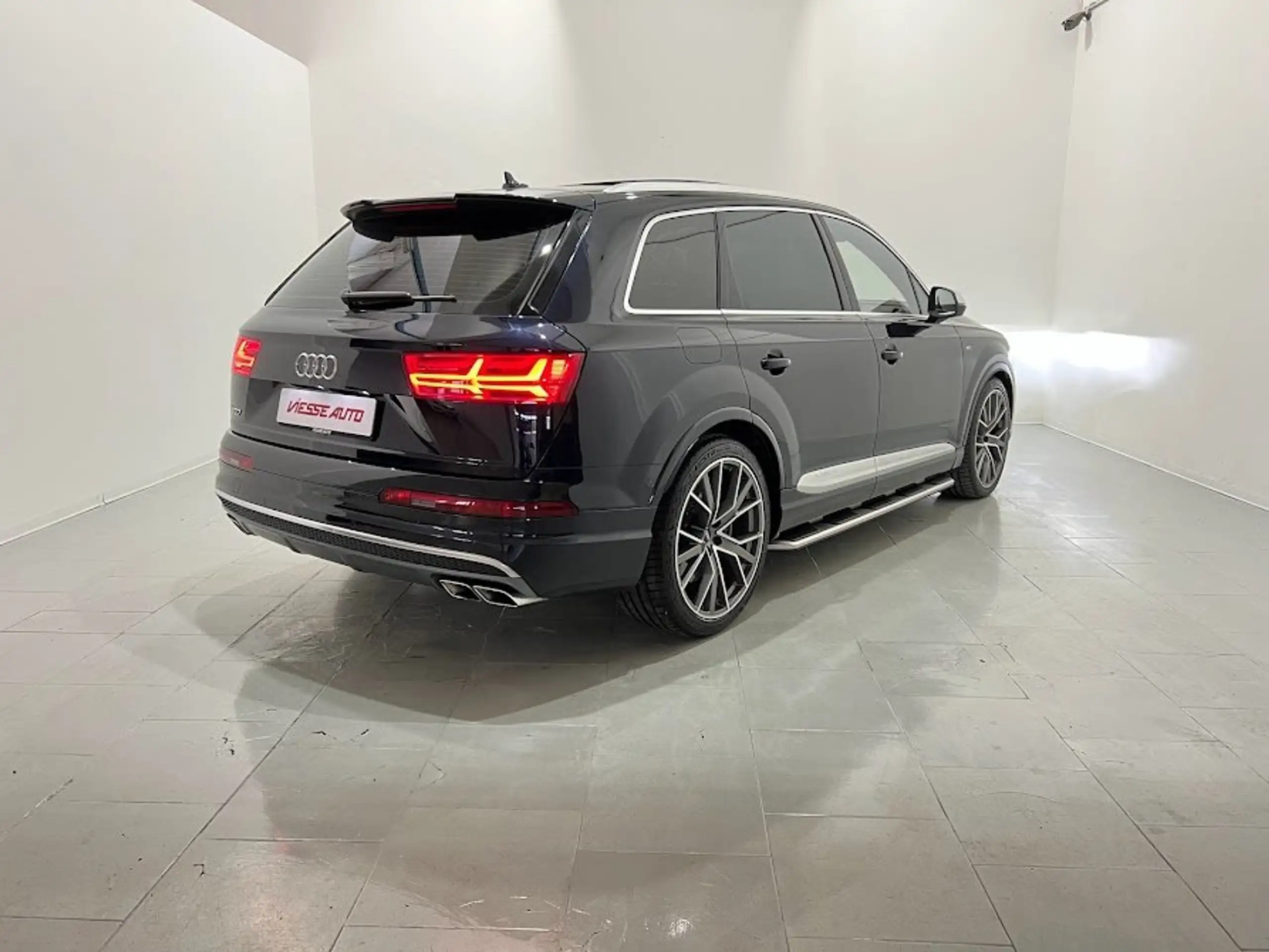 Audi - SQ7