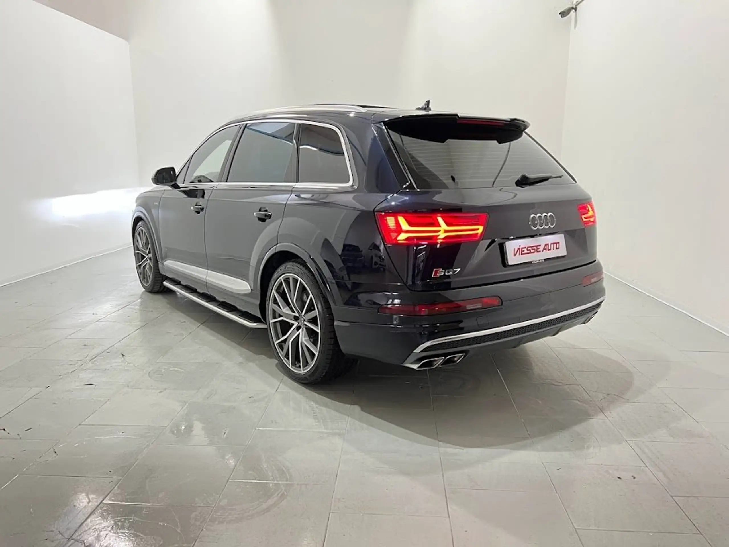 Audi - SQ7