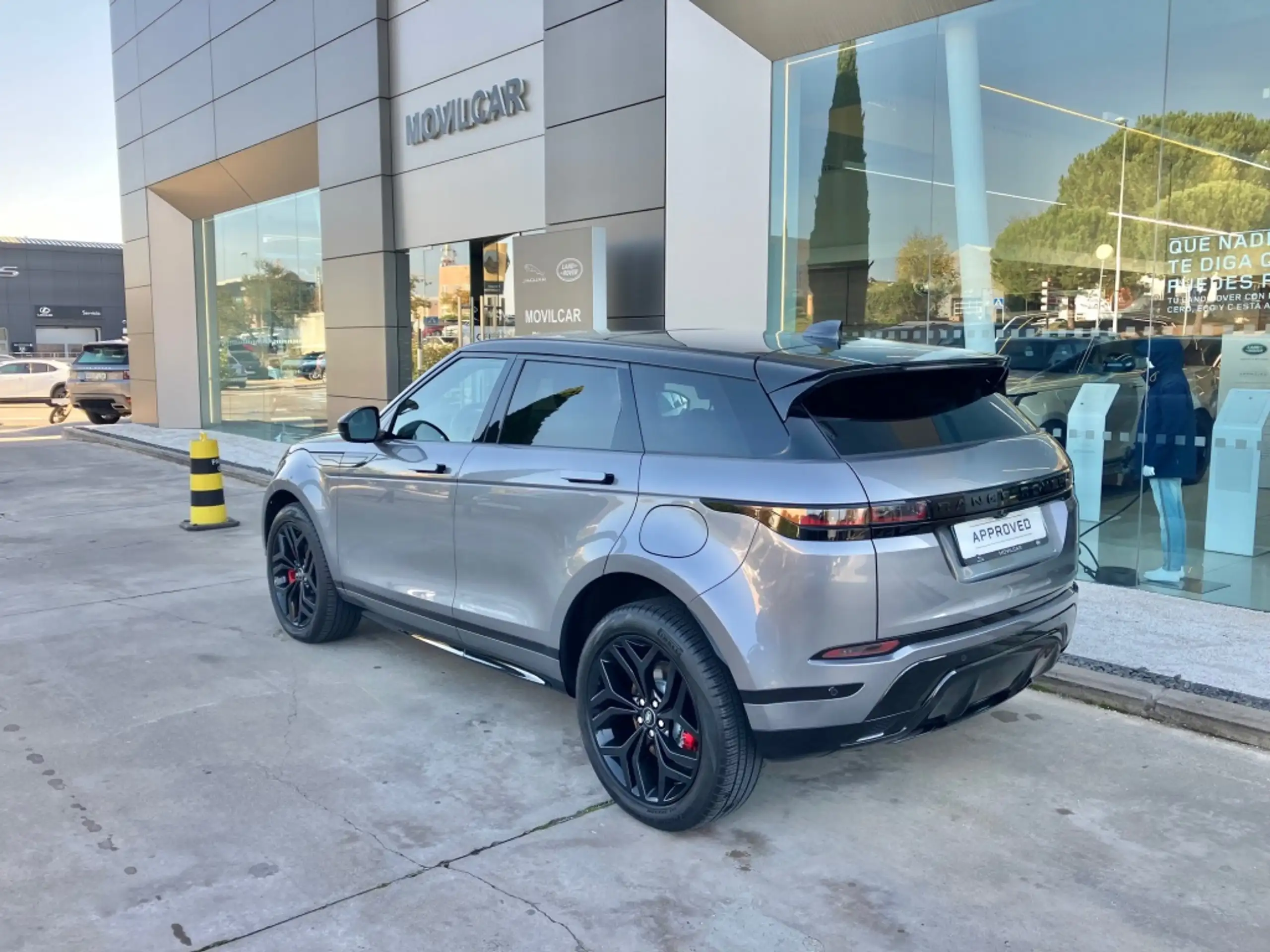 Land Rover - Range Rover Evoque