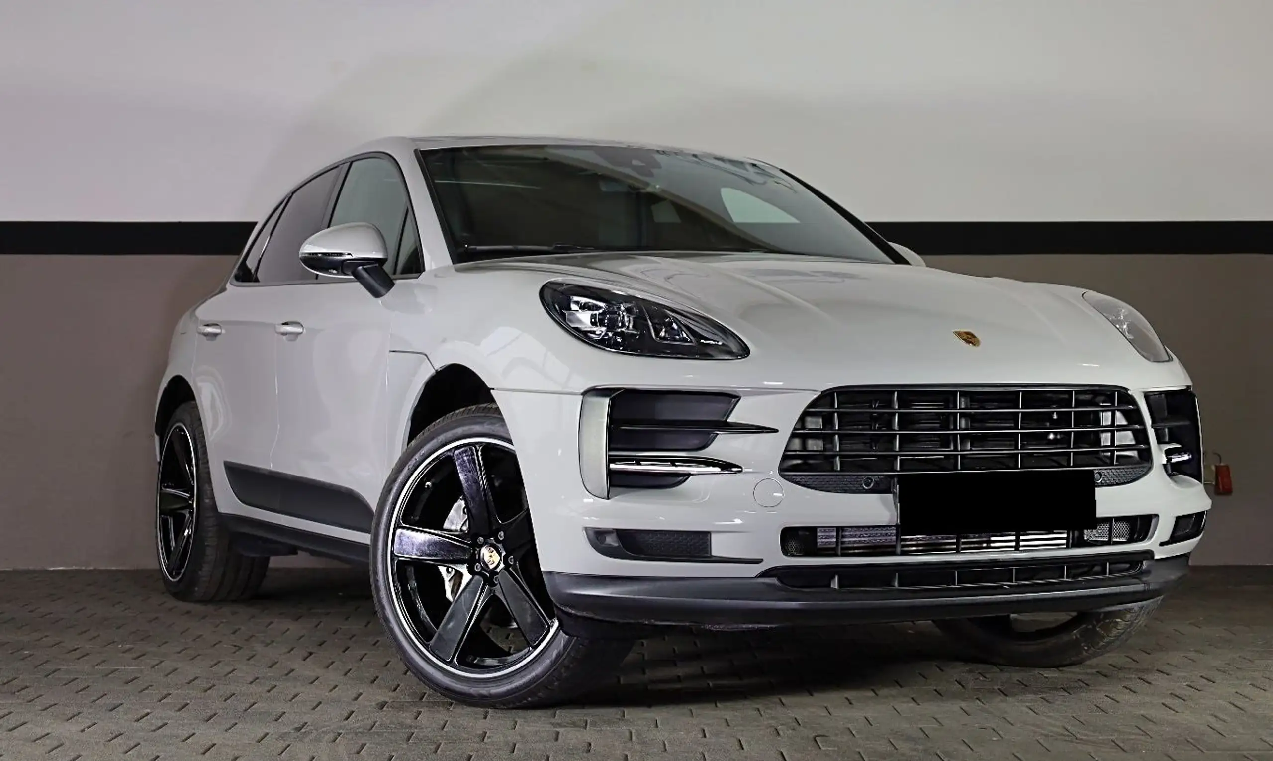 Porsche - Macan