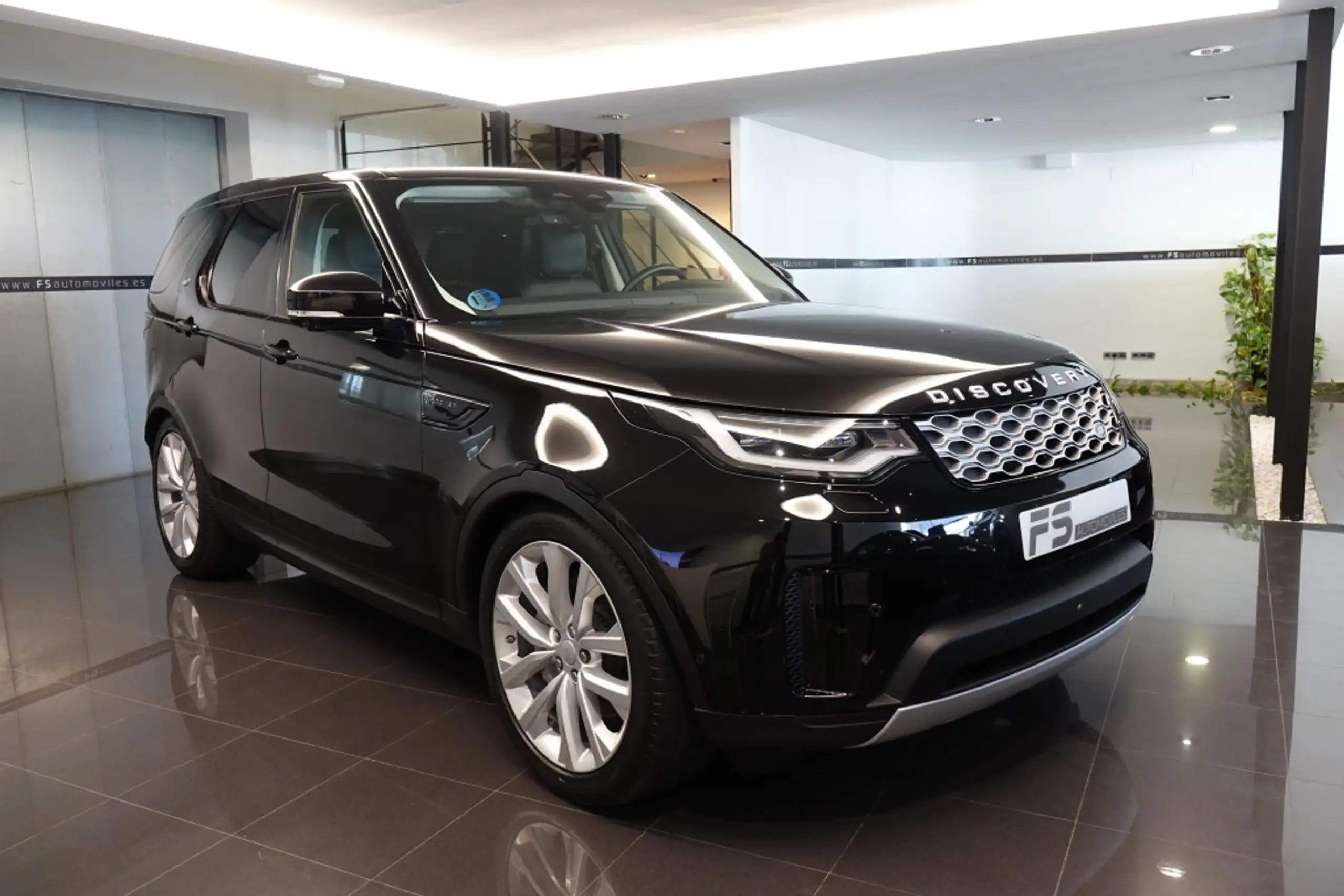 Land Rover Discovery 2021