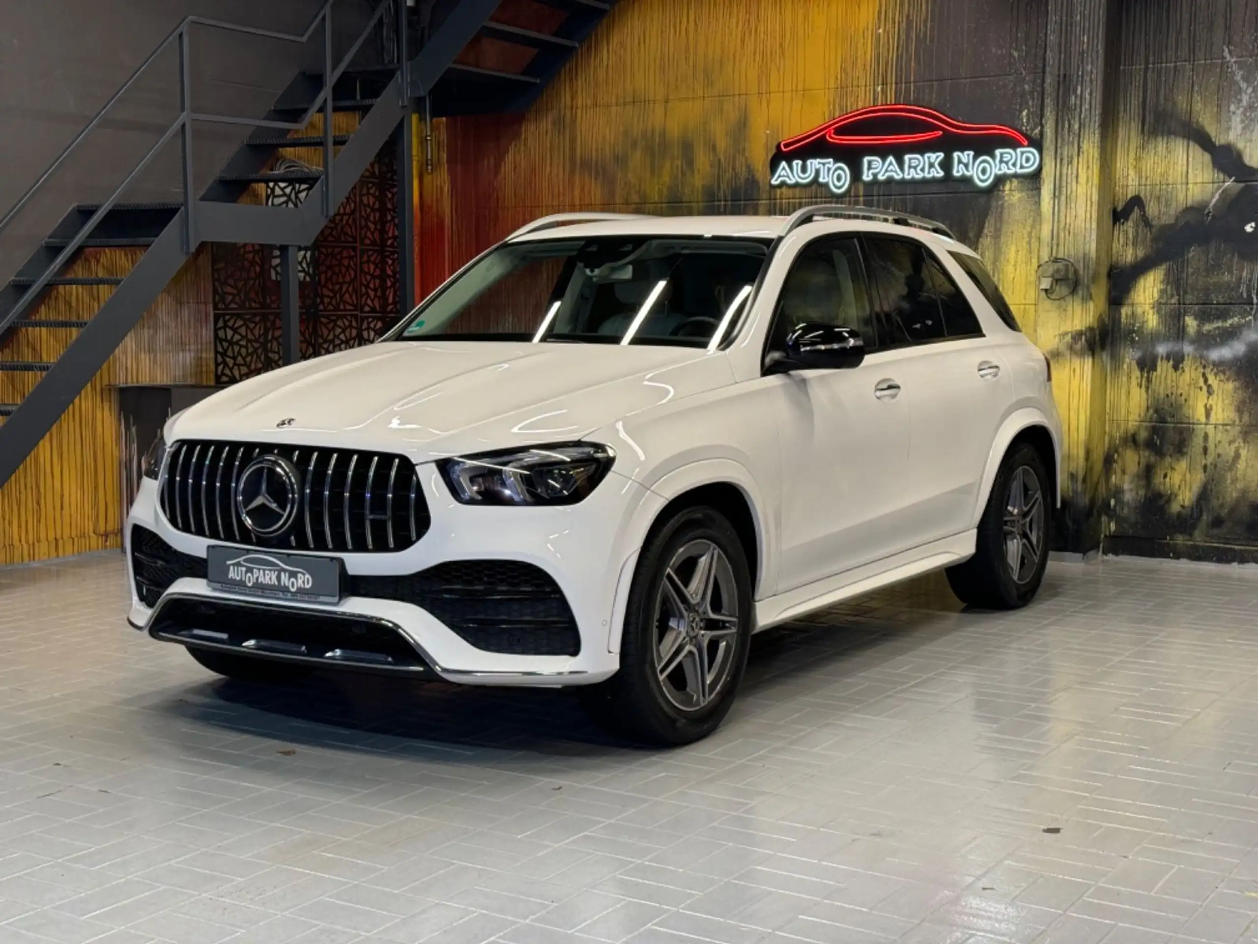 Mercedes-Benz - GLE 400