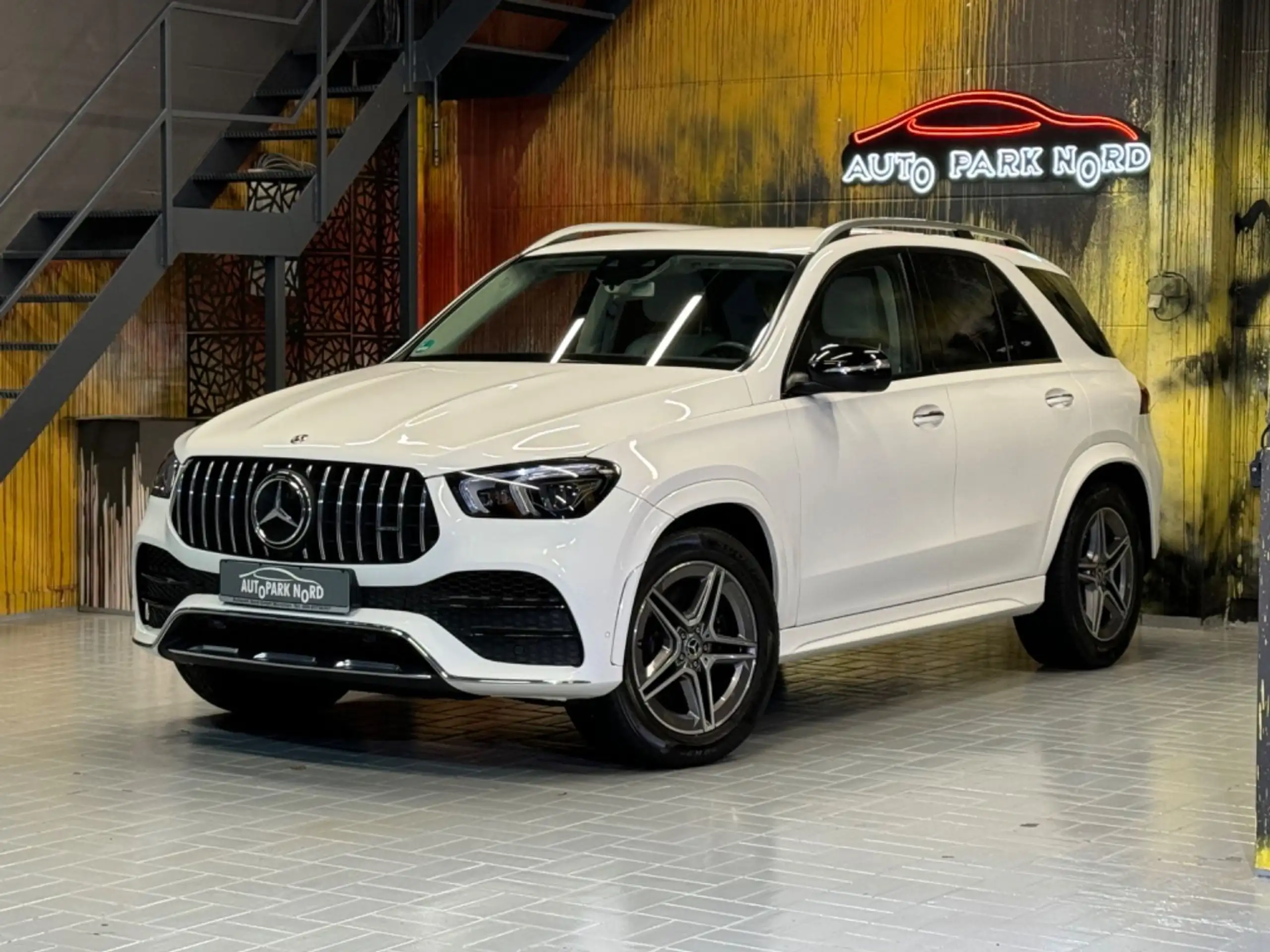 Mercedes-Benz - GLE 400