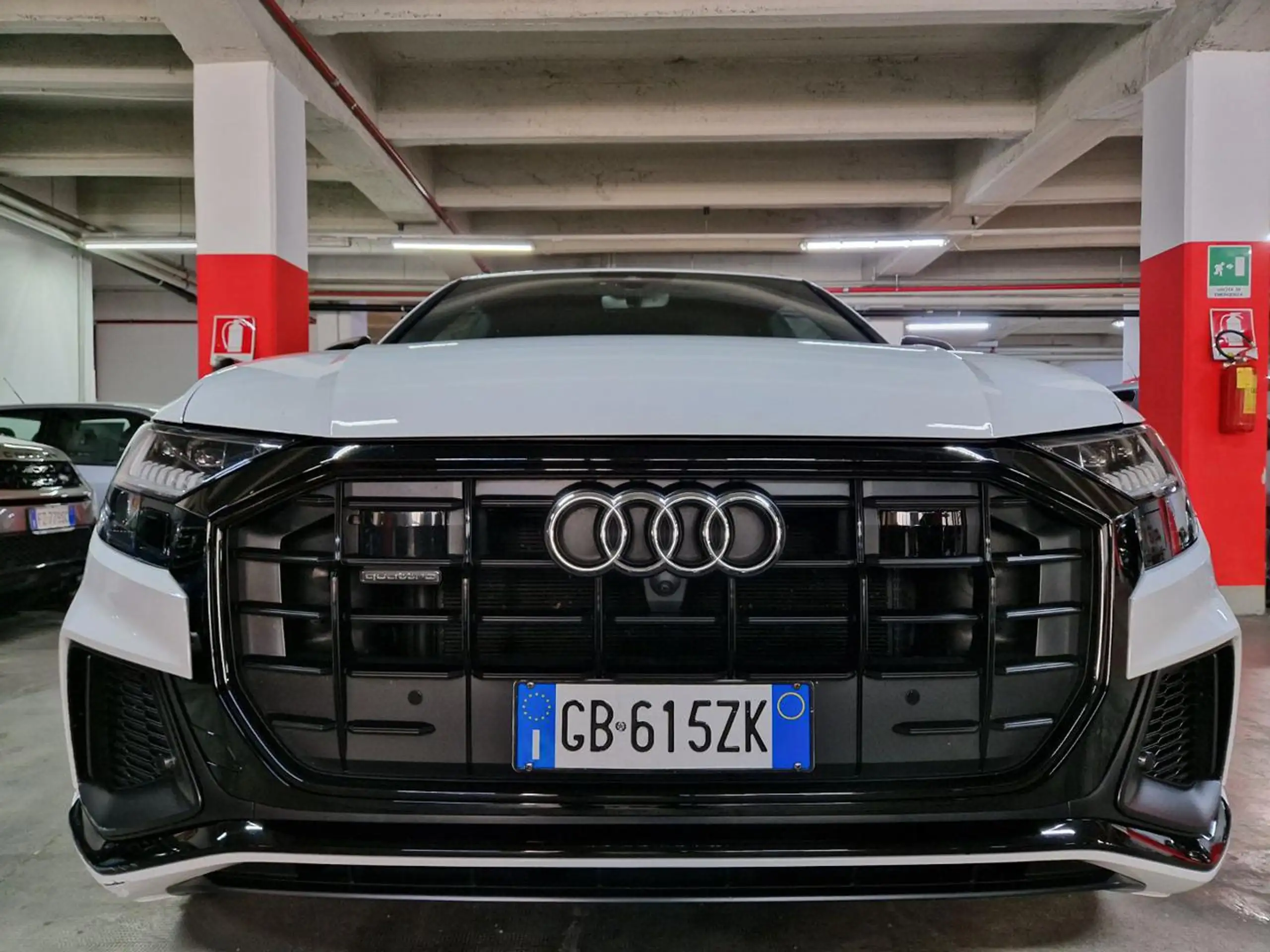 Audi - Q8