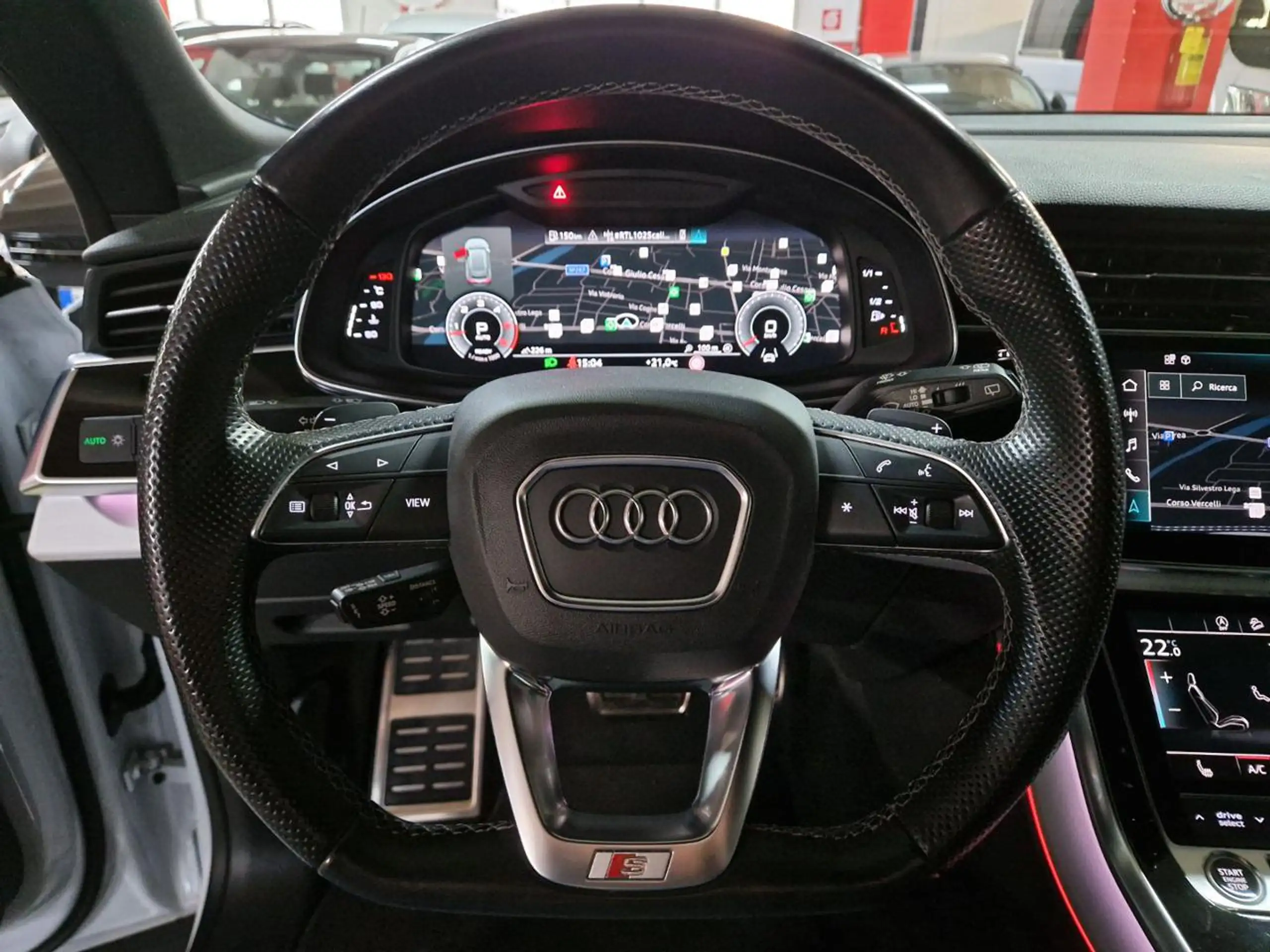 Audi - Q8