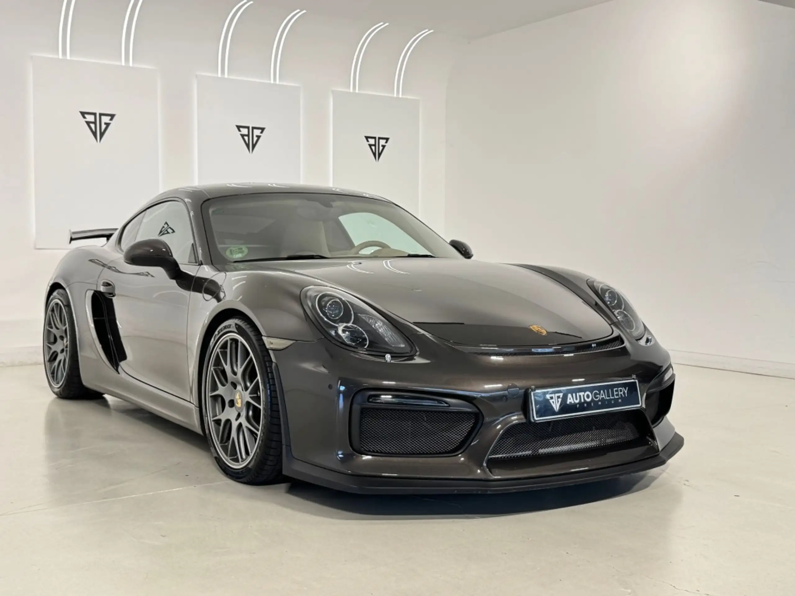 Porsche - Cayman