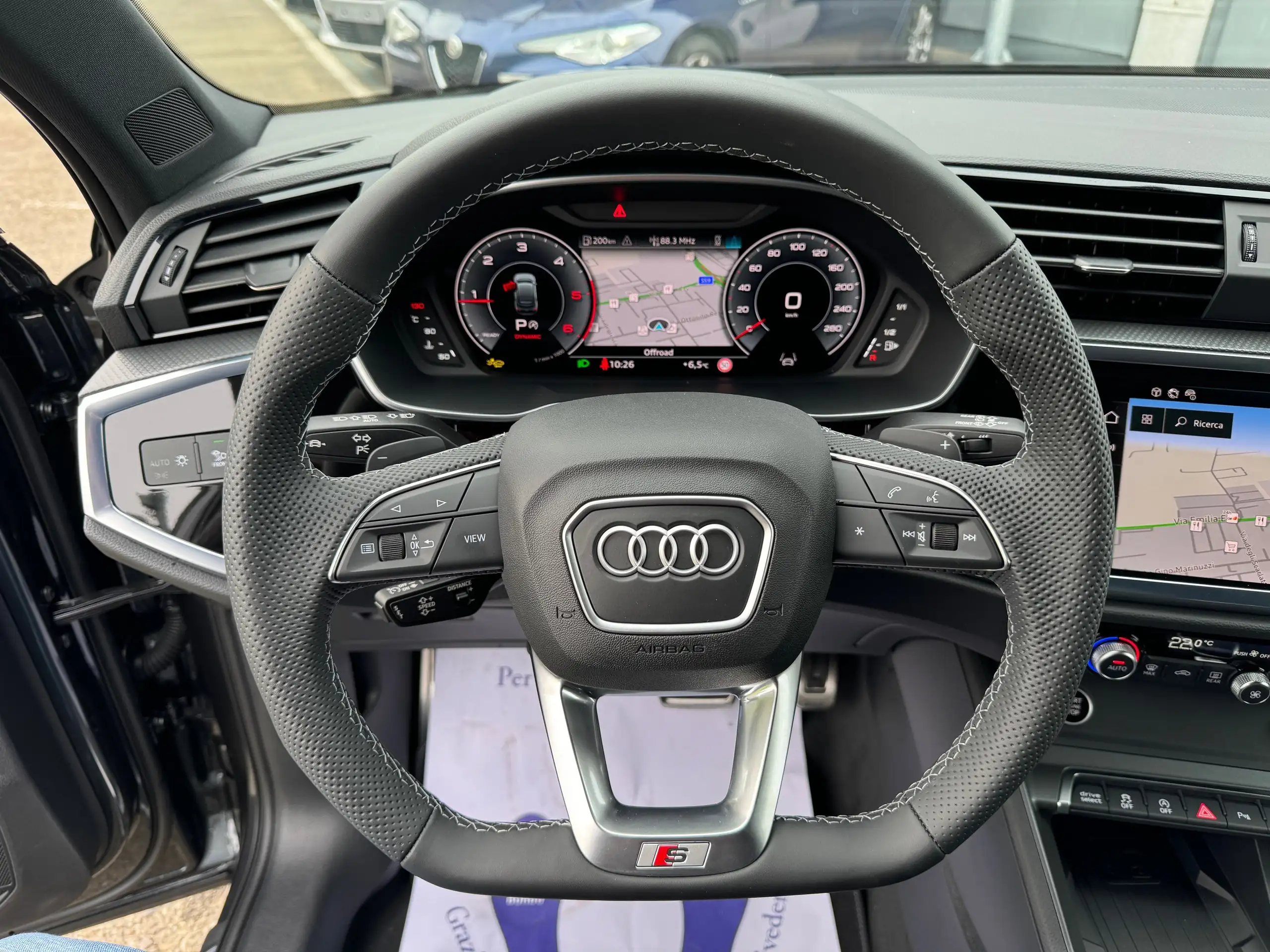 Audi - Q3