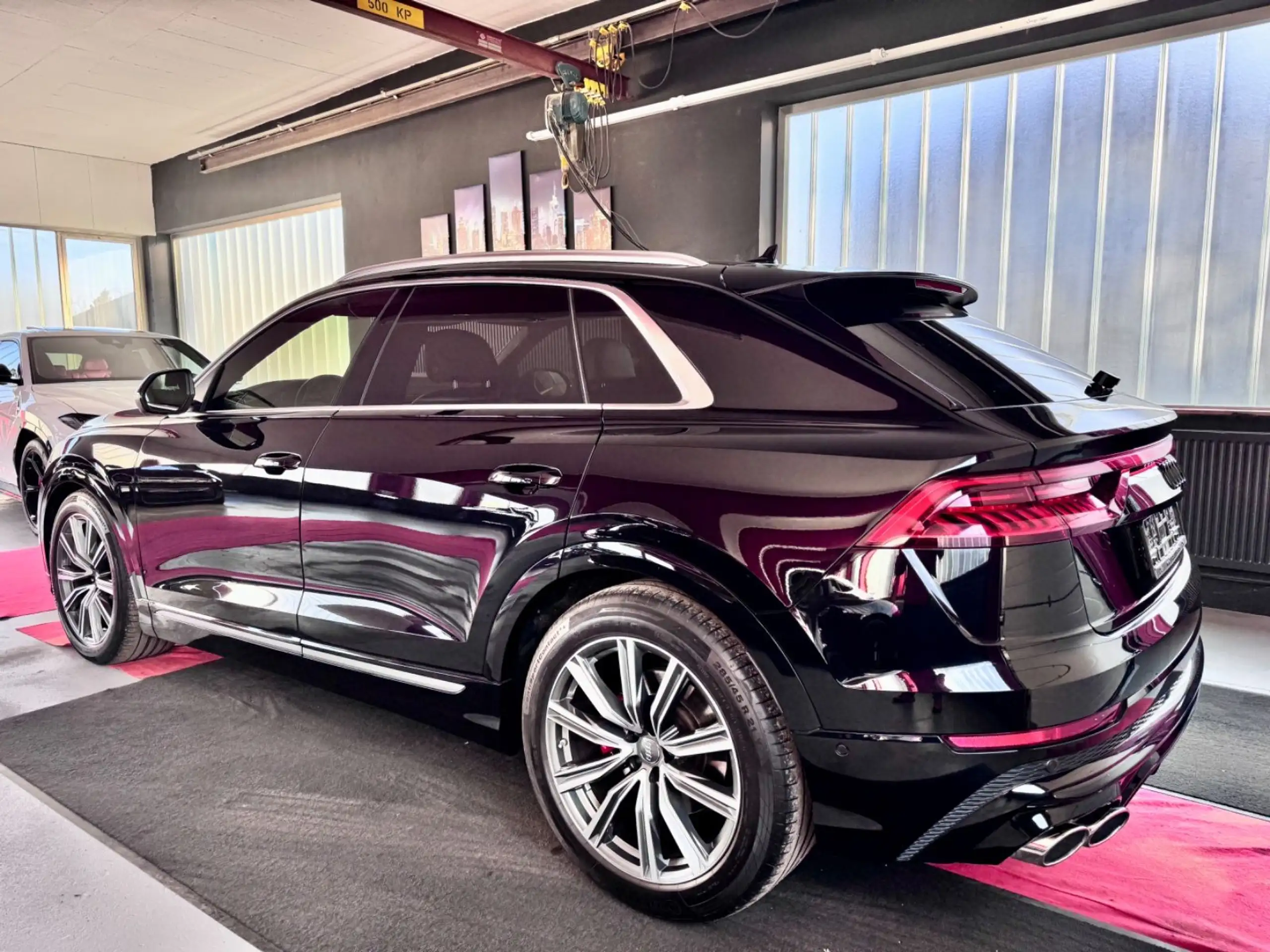 Audi - Q8