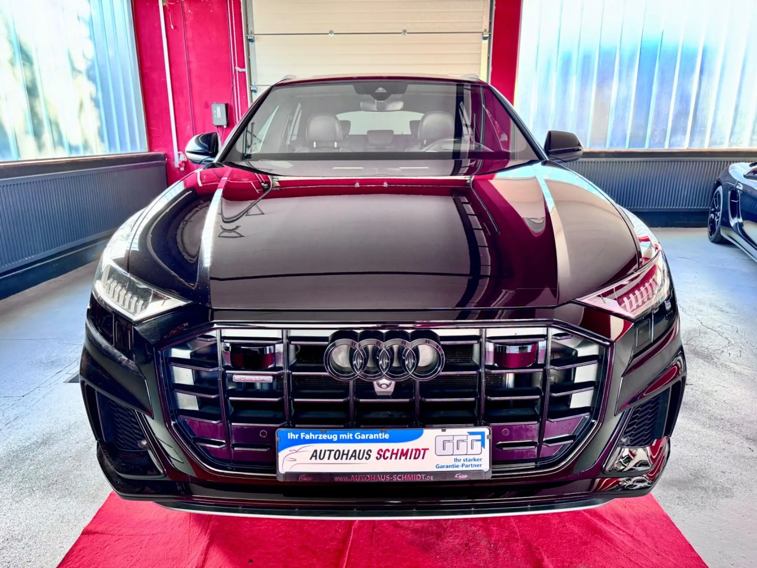 Audi - Q8