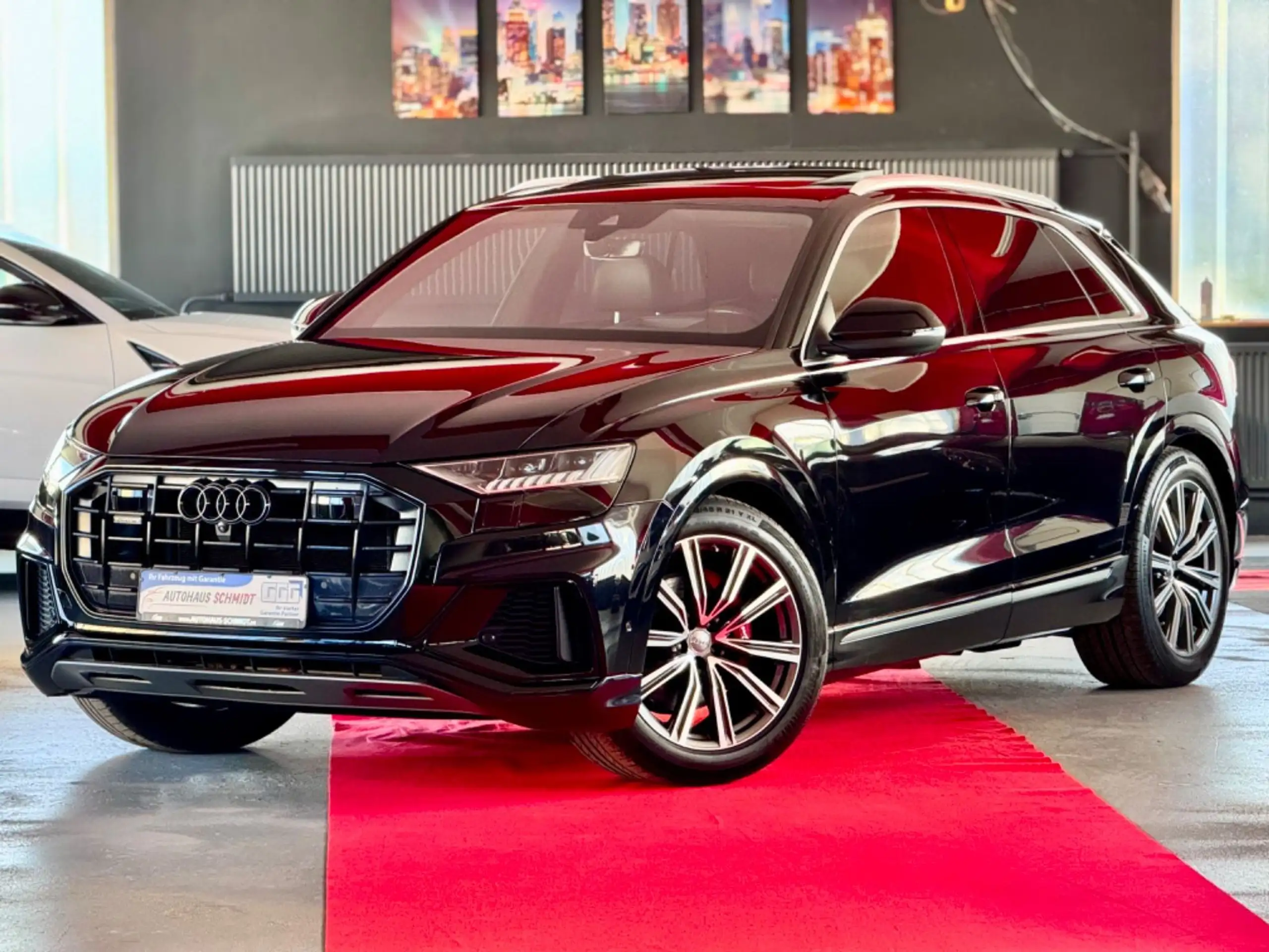 Audi - Q8