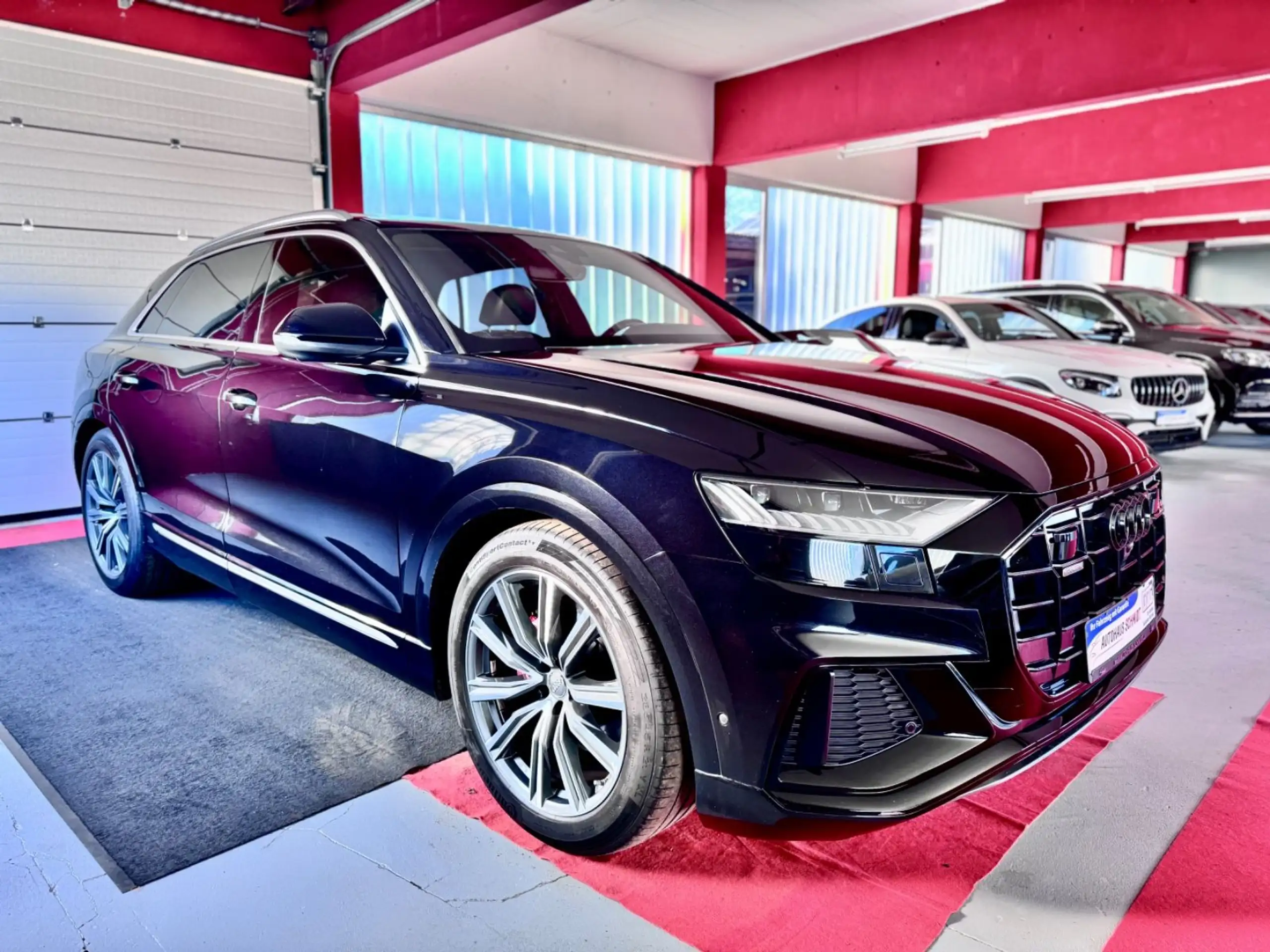 Audi - Q8