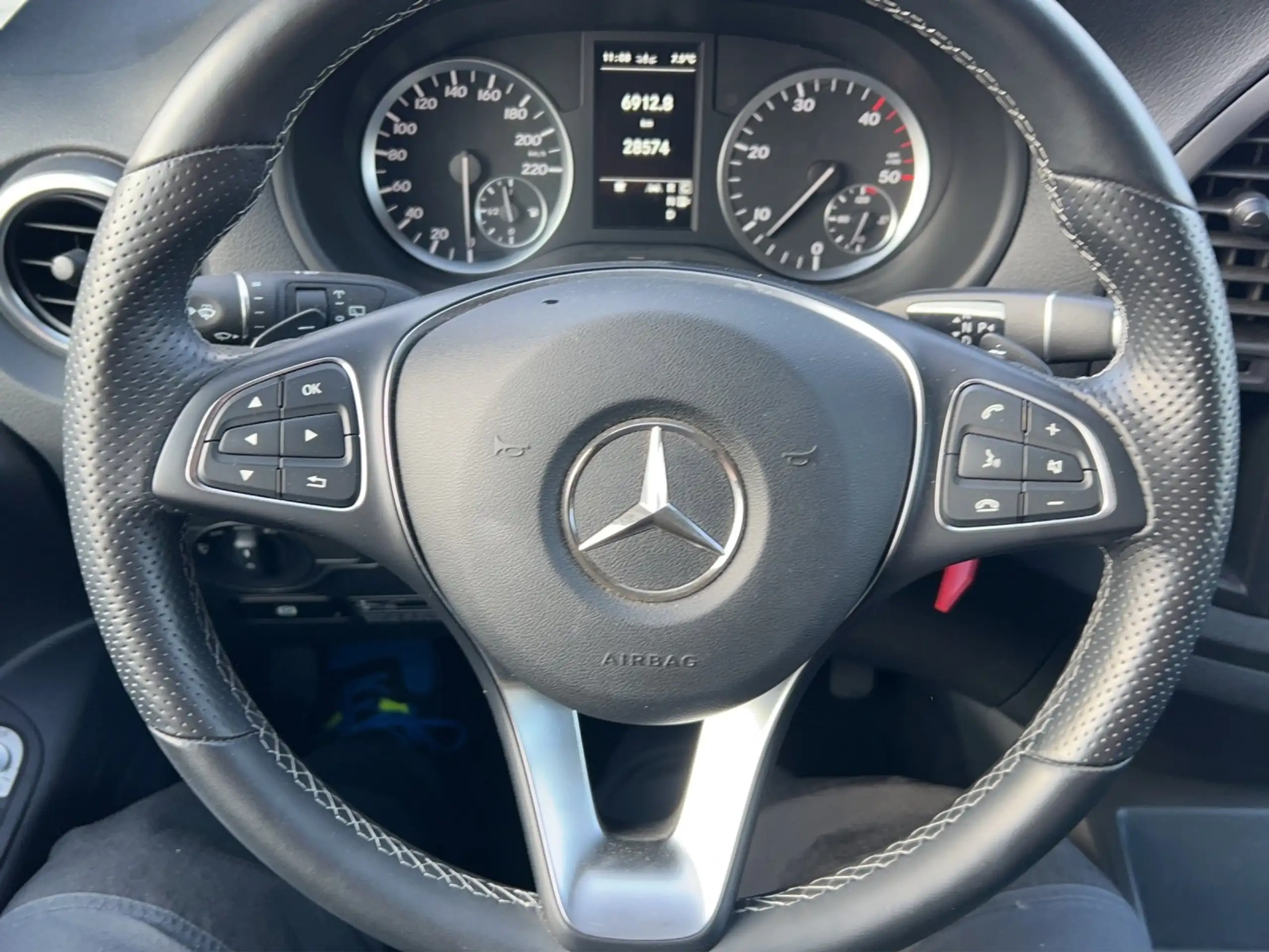 Mercedes-Benz - V 250