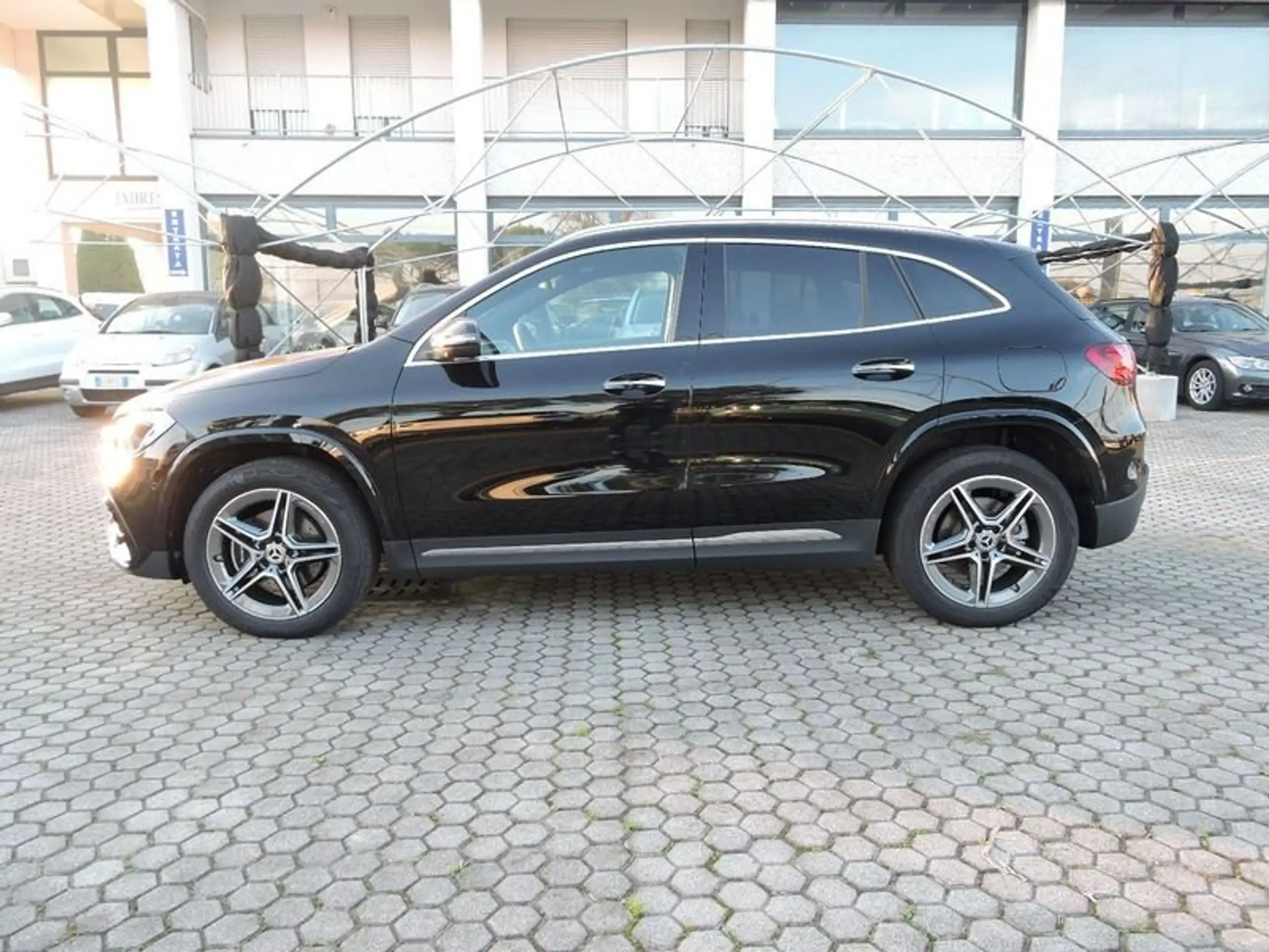 Mercedes-Benz - GLA 250