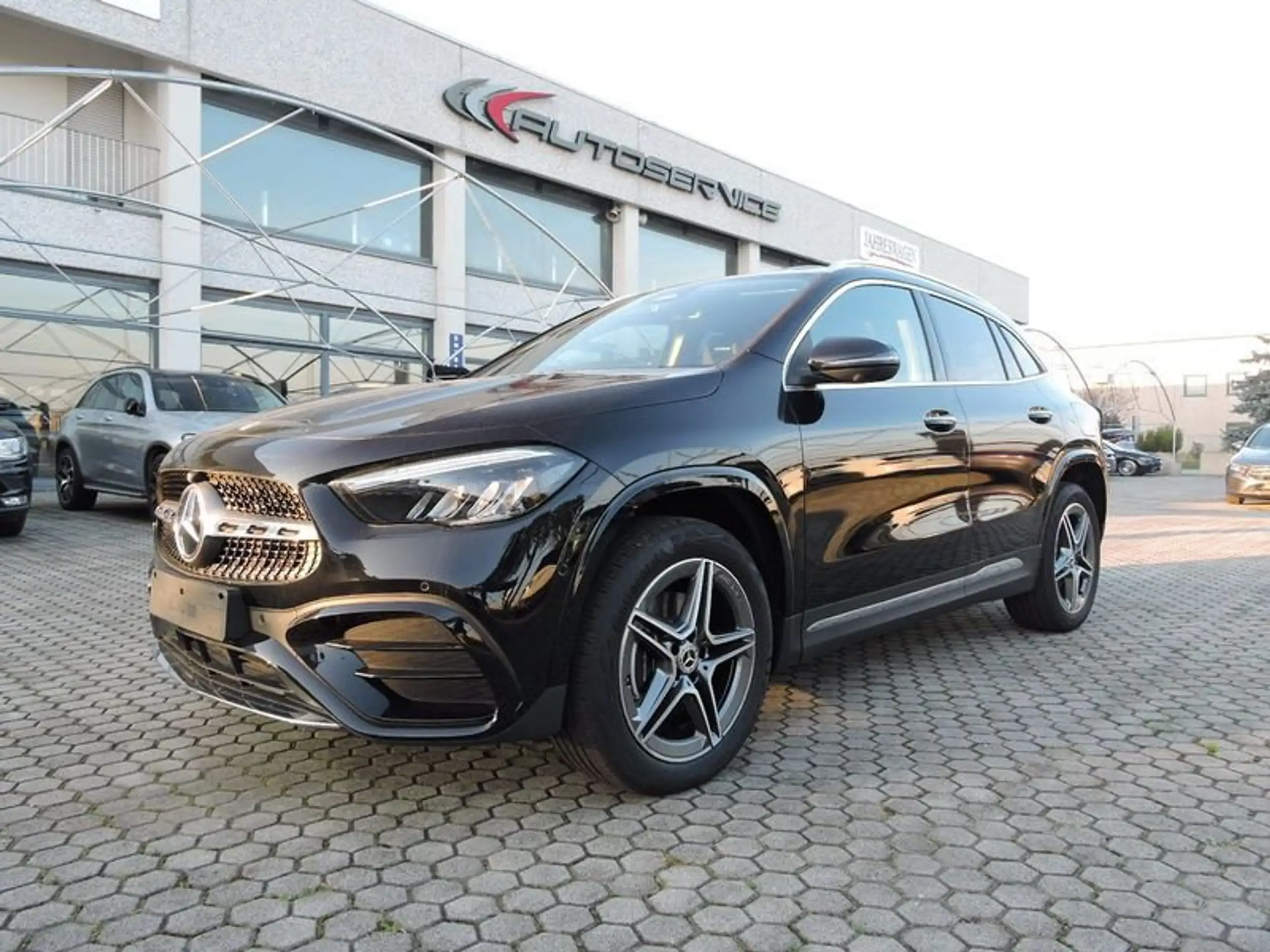 Mercedes-Benz - GLA 250