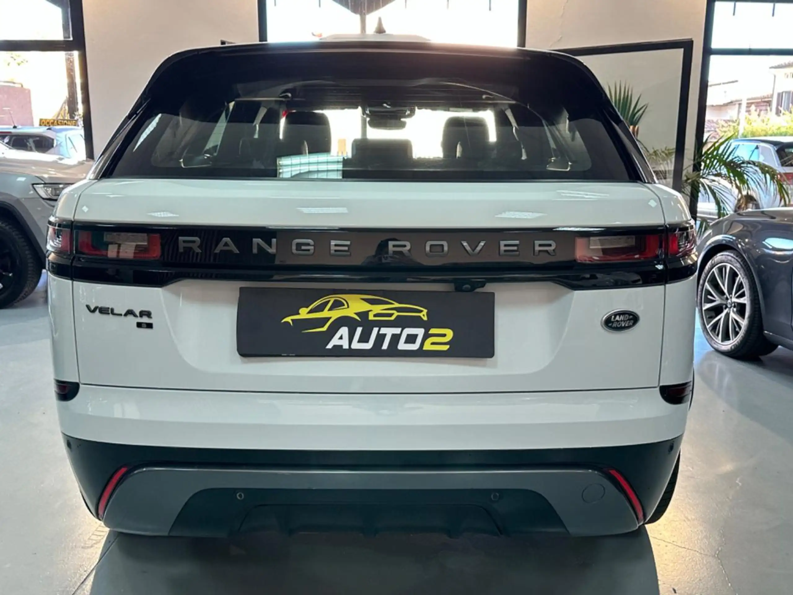 Land Rover - Range Rover Velar