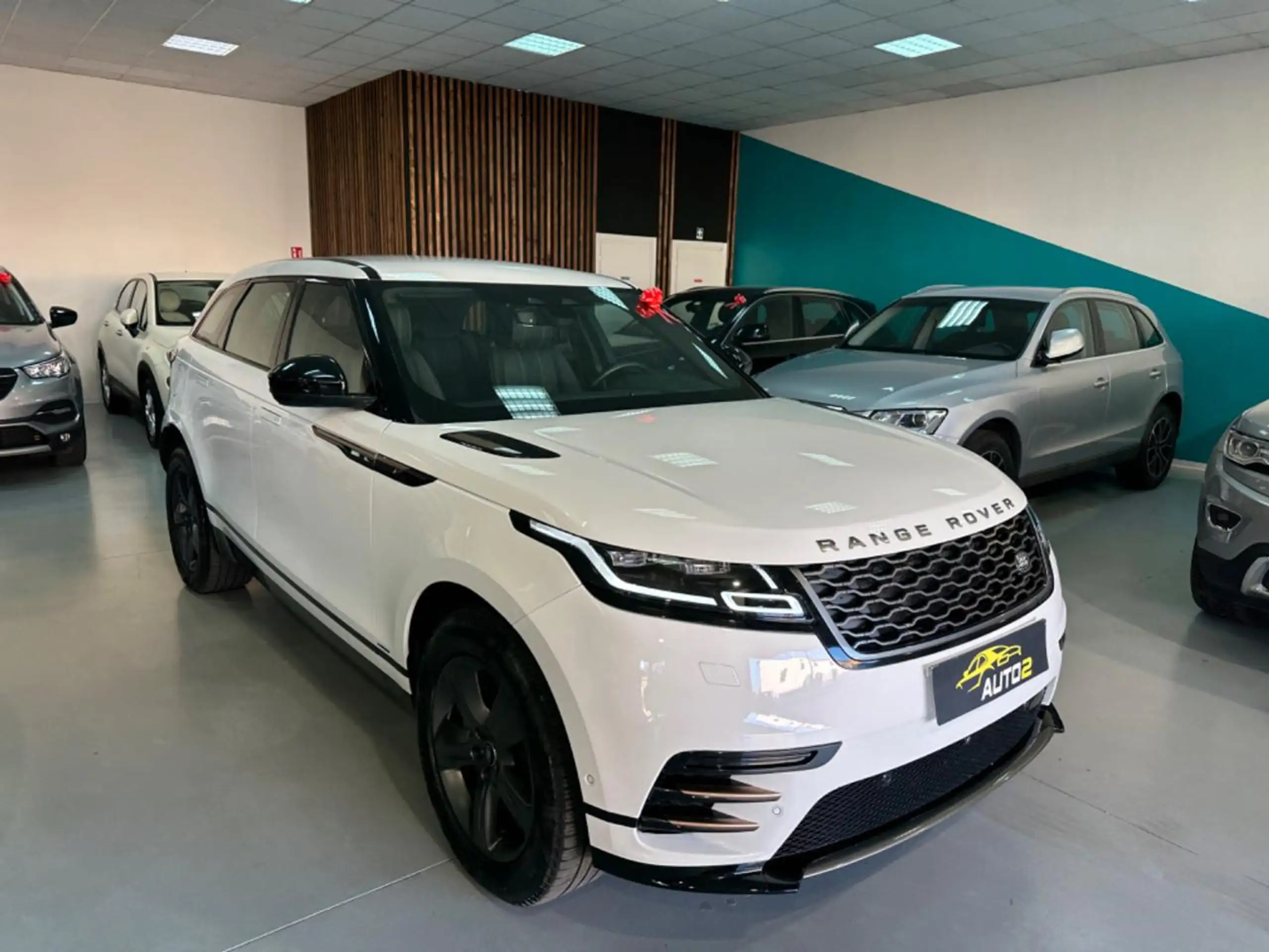 Land Rover - Range Rover Velar