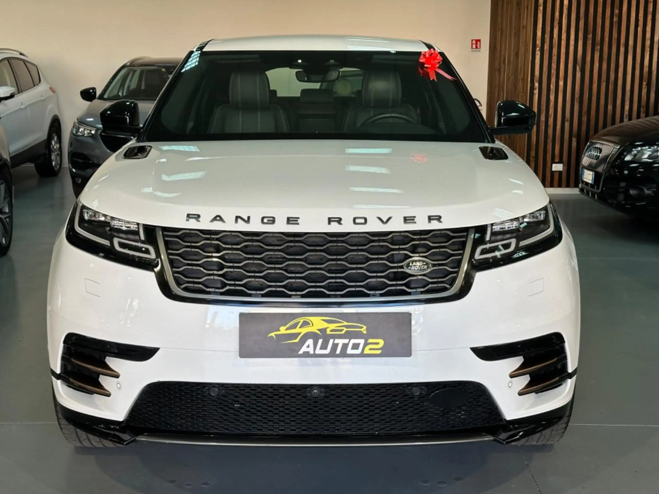 Land Rover - Range Rover Velar