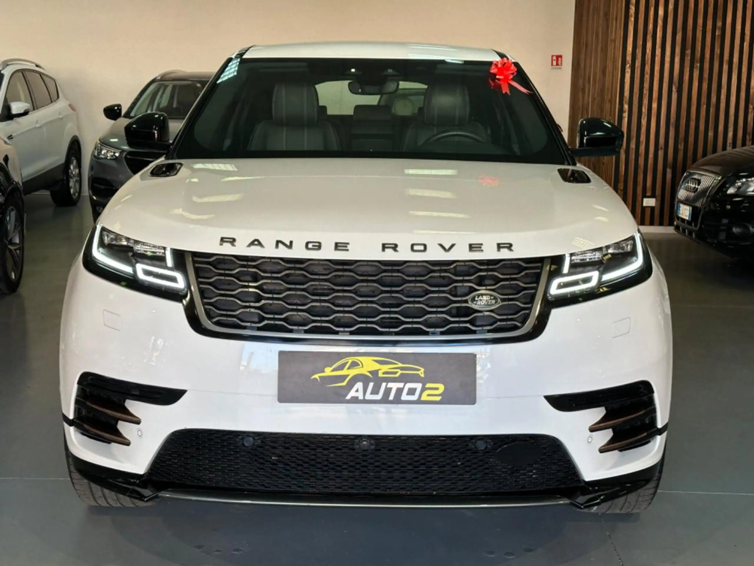 Land Rover - Range Rover Velar