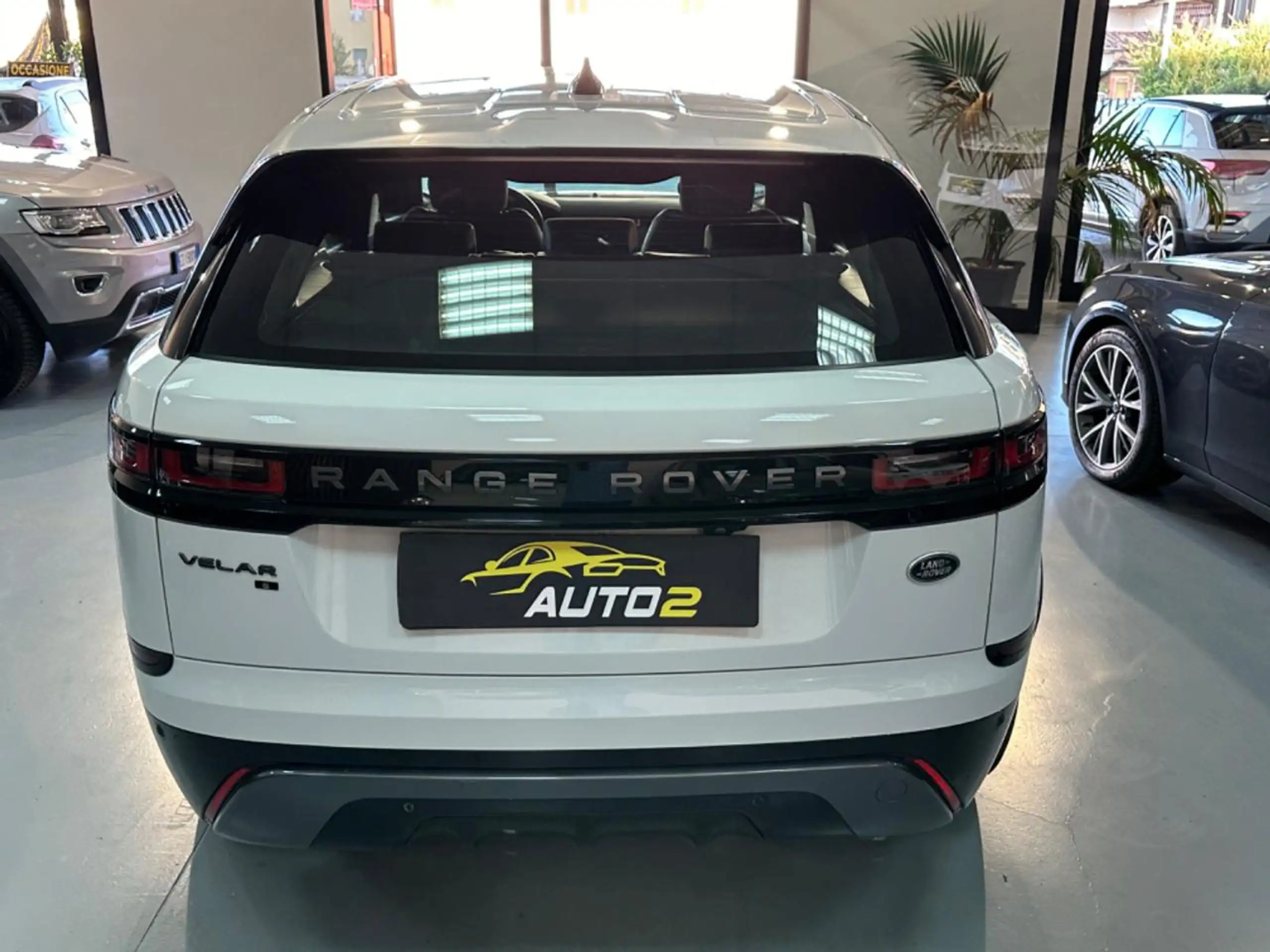 Land Rover - Range Rover Velar