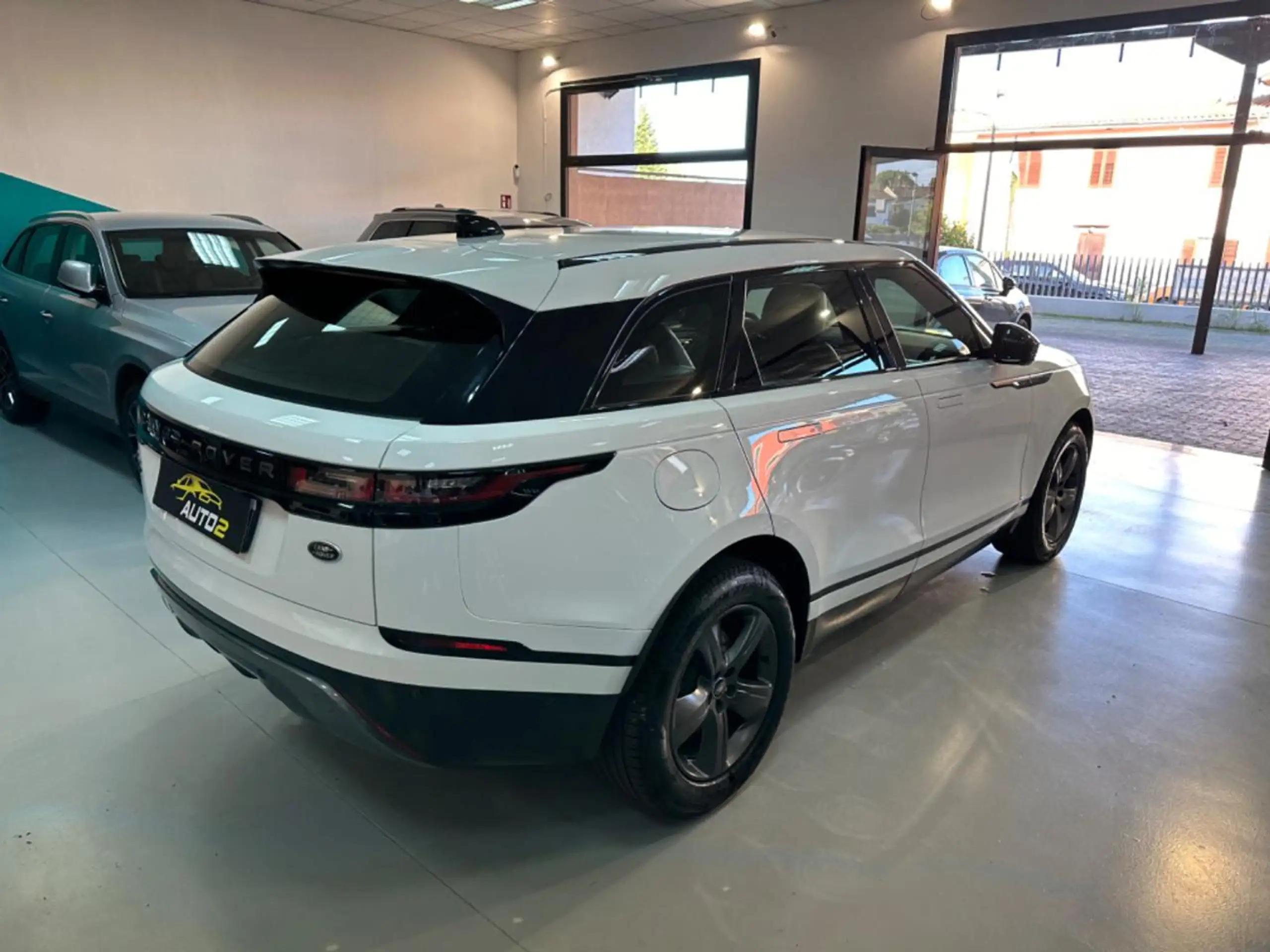 Land Rover - Range Rover Velar