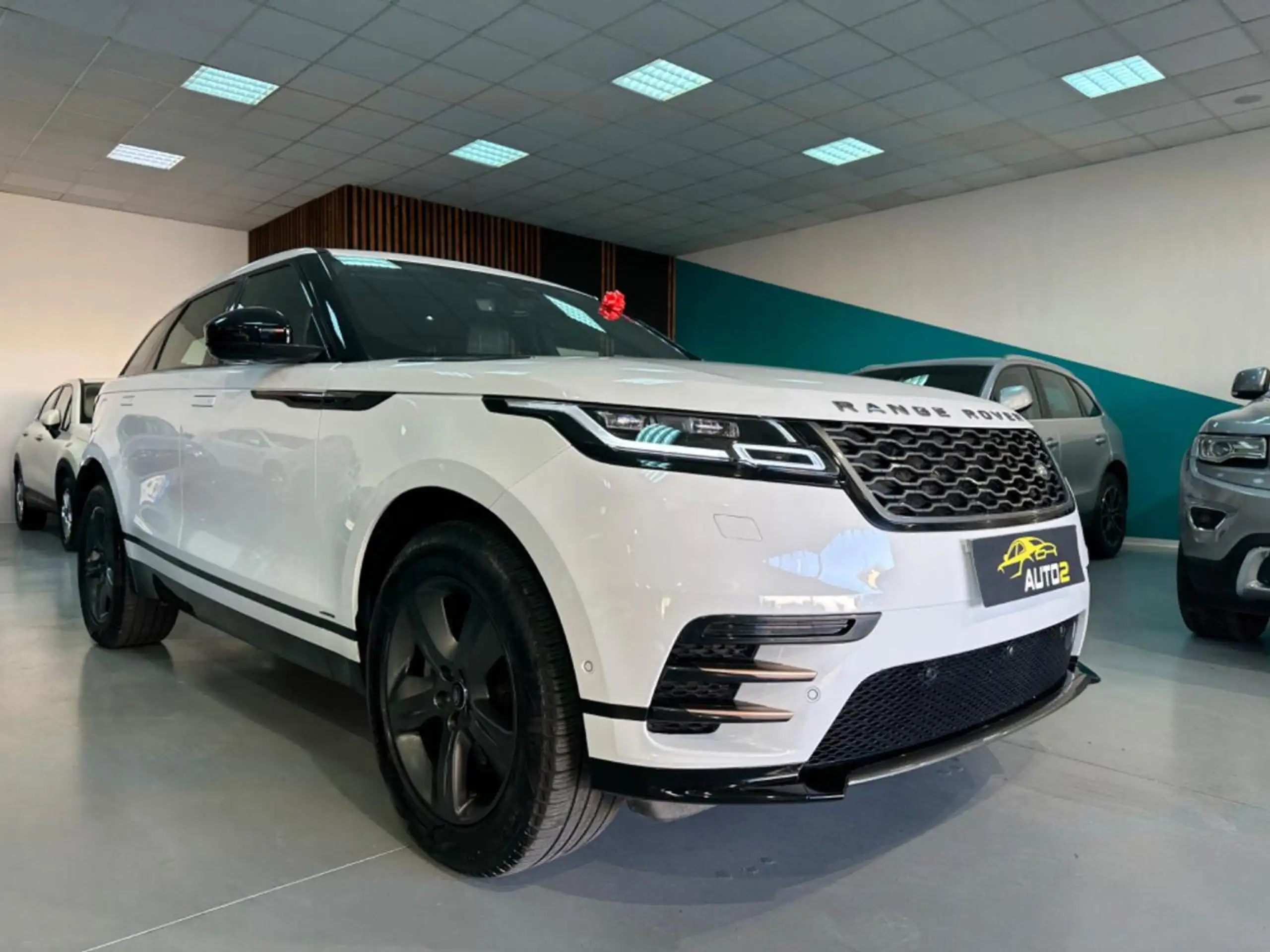 Land Rover - Range Rover Velar