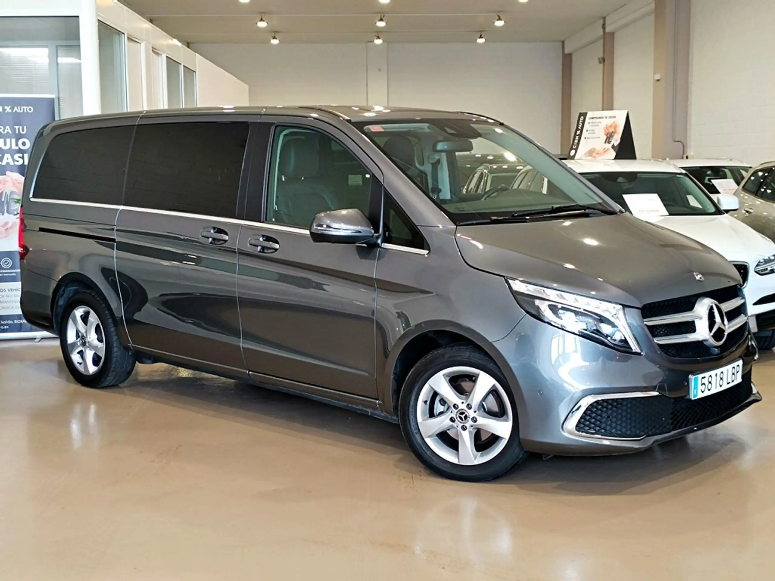 Mercedes-Benz - V