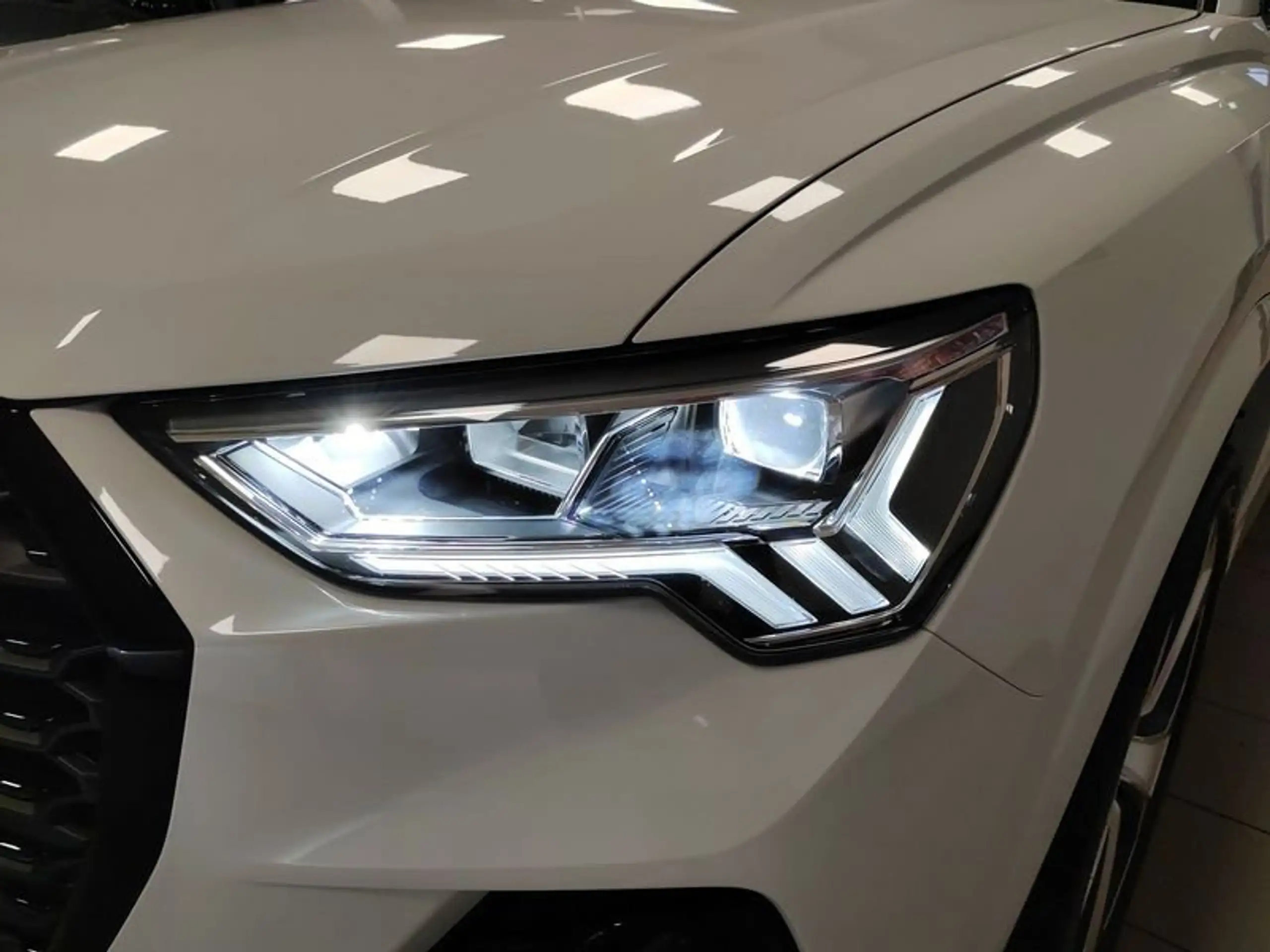 Audi - Q3