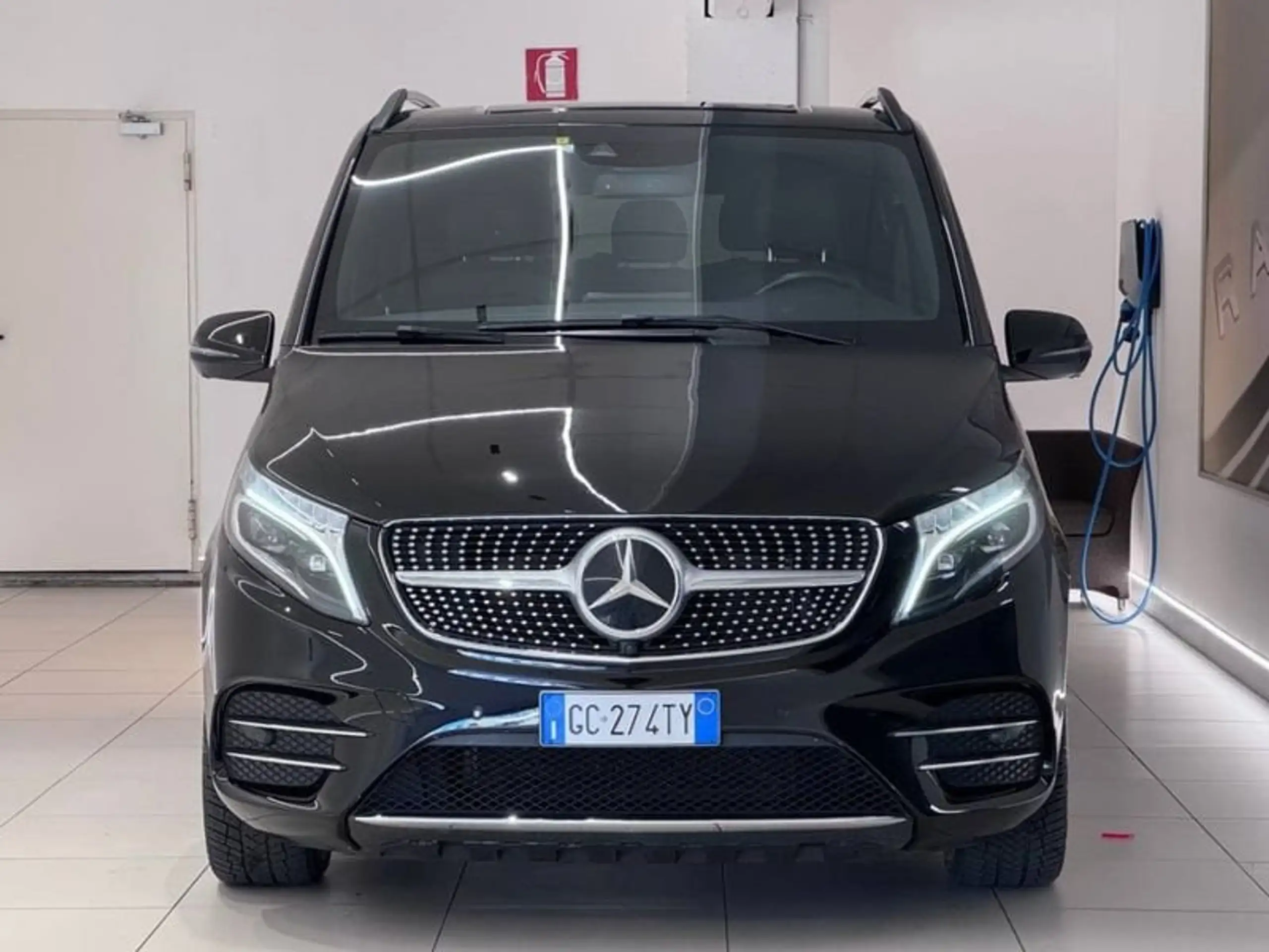 Mercedes-Benz - V 250