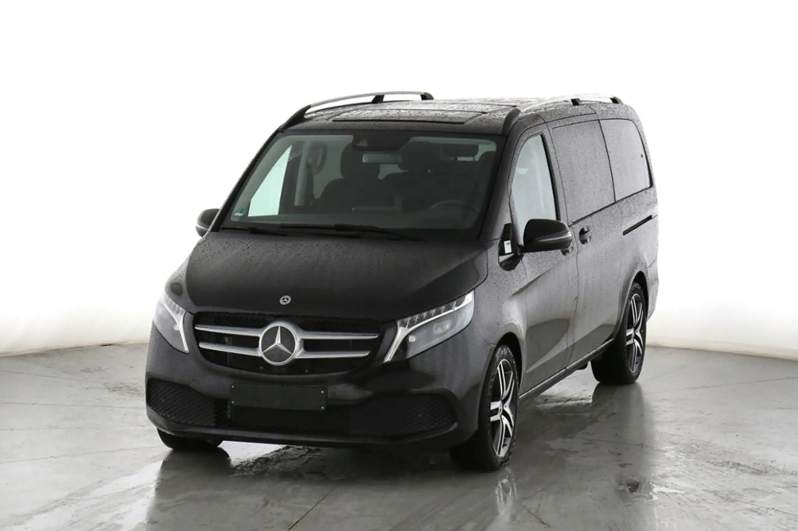 Mercedes-Benz - V 220