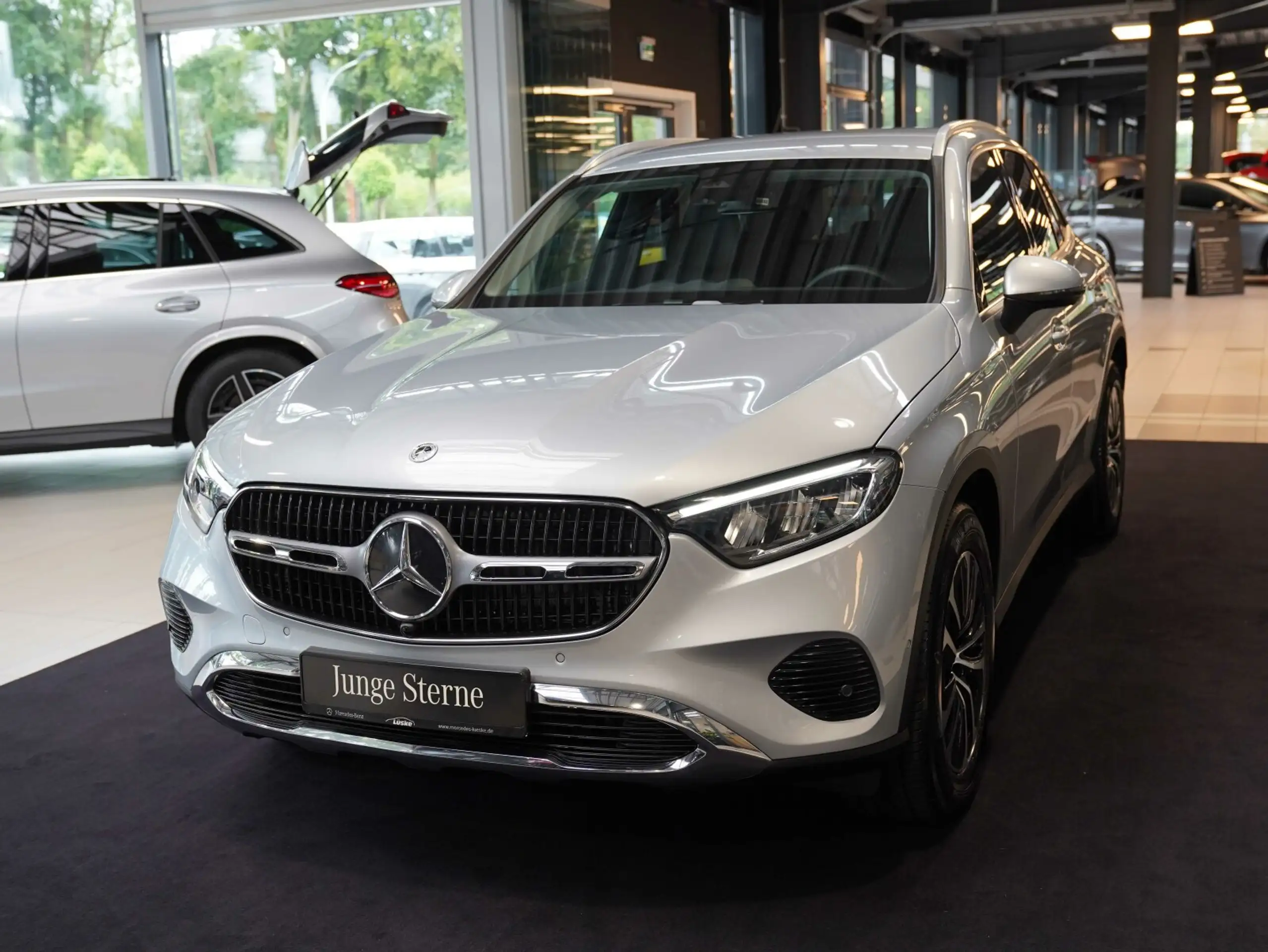 Mercedes-Benz - GLC 220