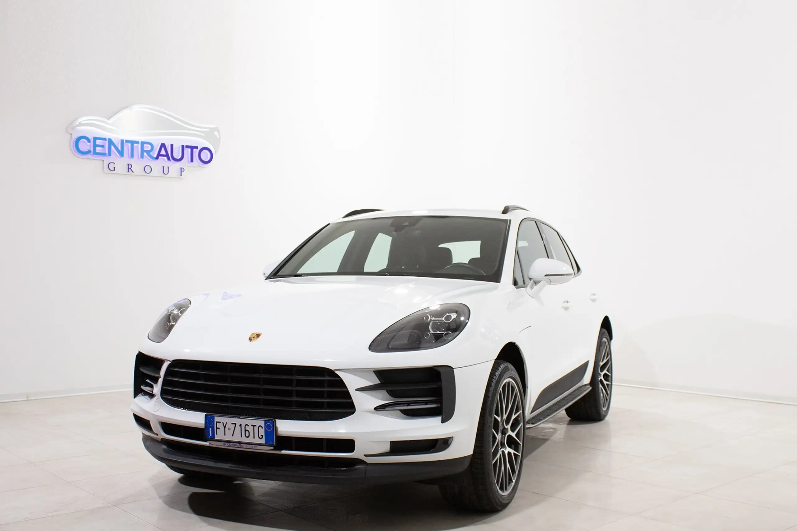 Porsche - Macan