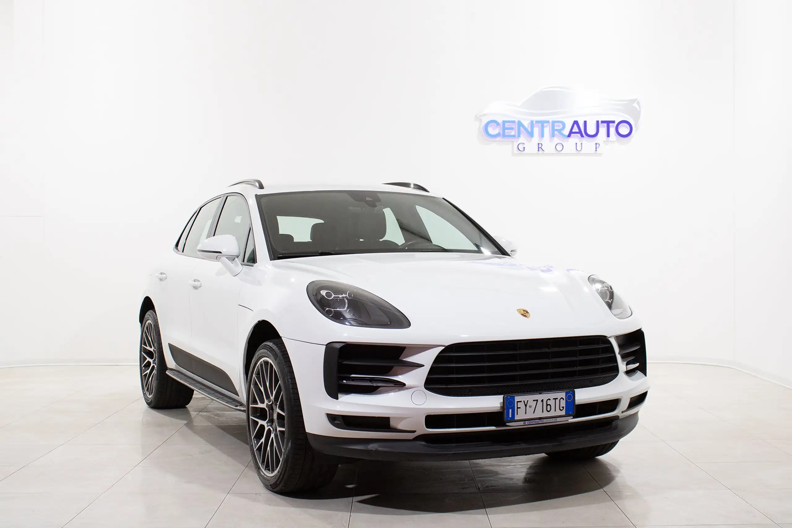 Porsche - Macan