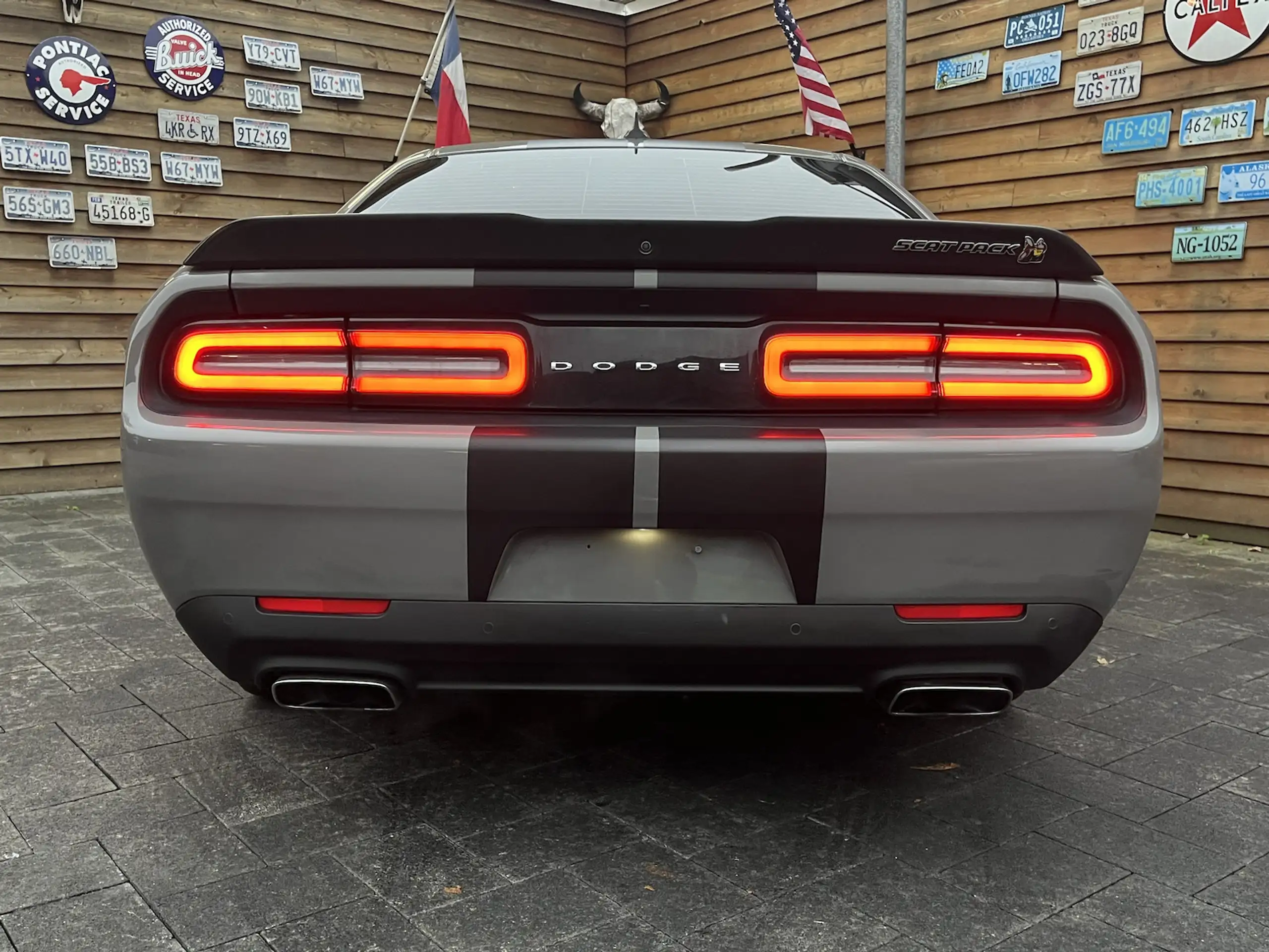 Dodge - Challenger