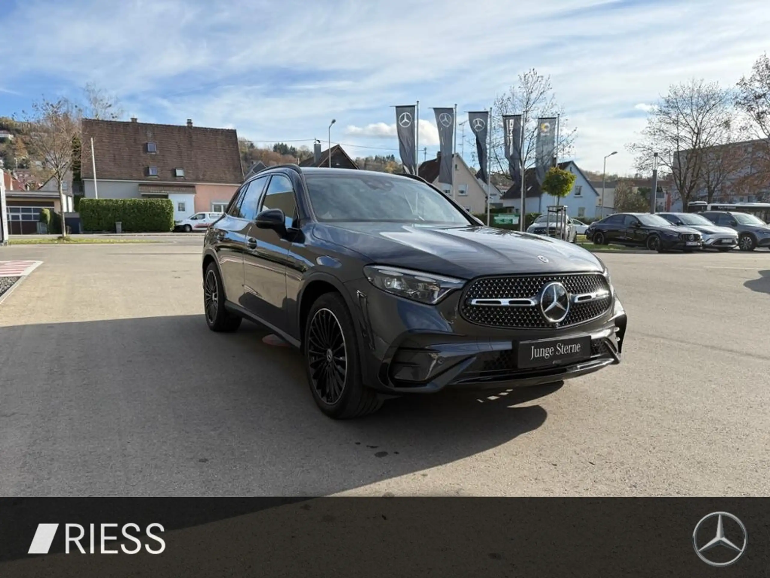 Mercedes-Benz - GLC 220