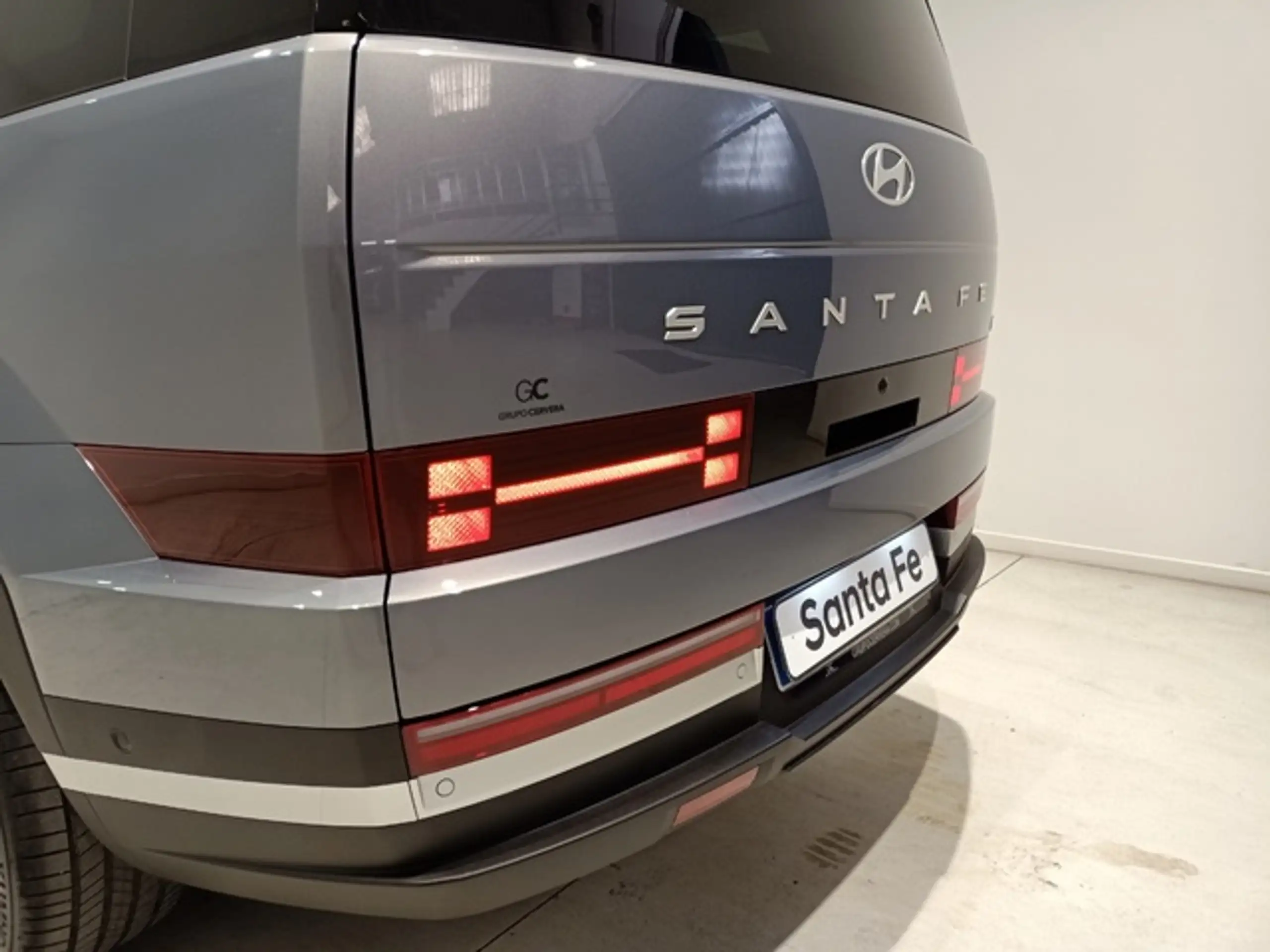 Hyundai - SANTA FE