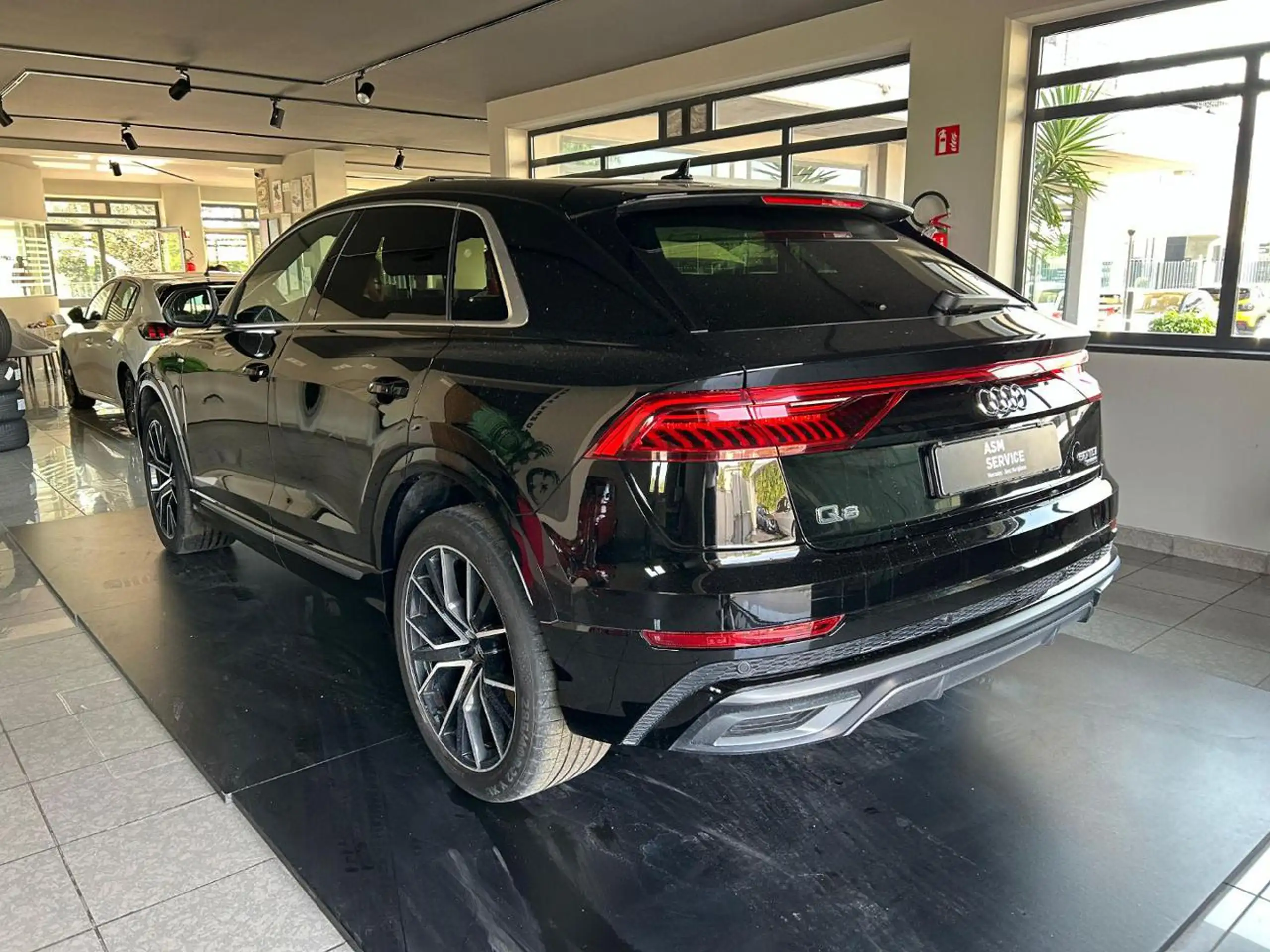 Audi - Q8