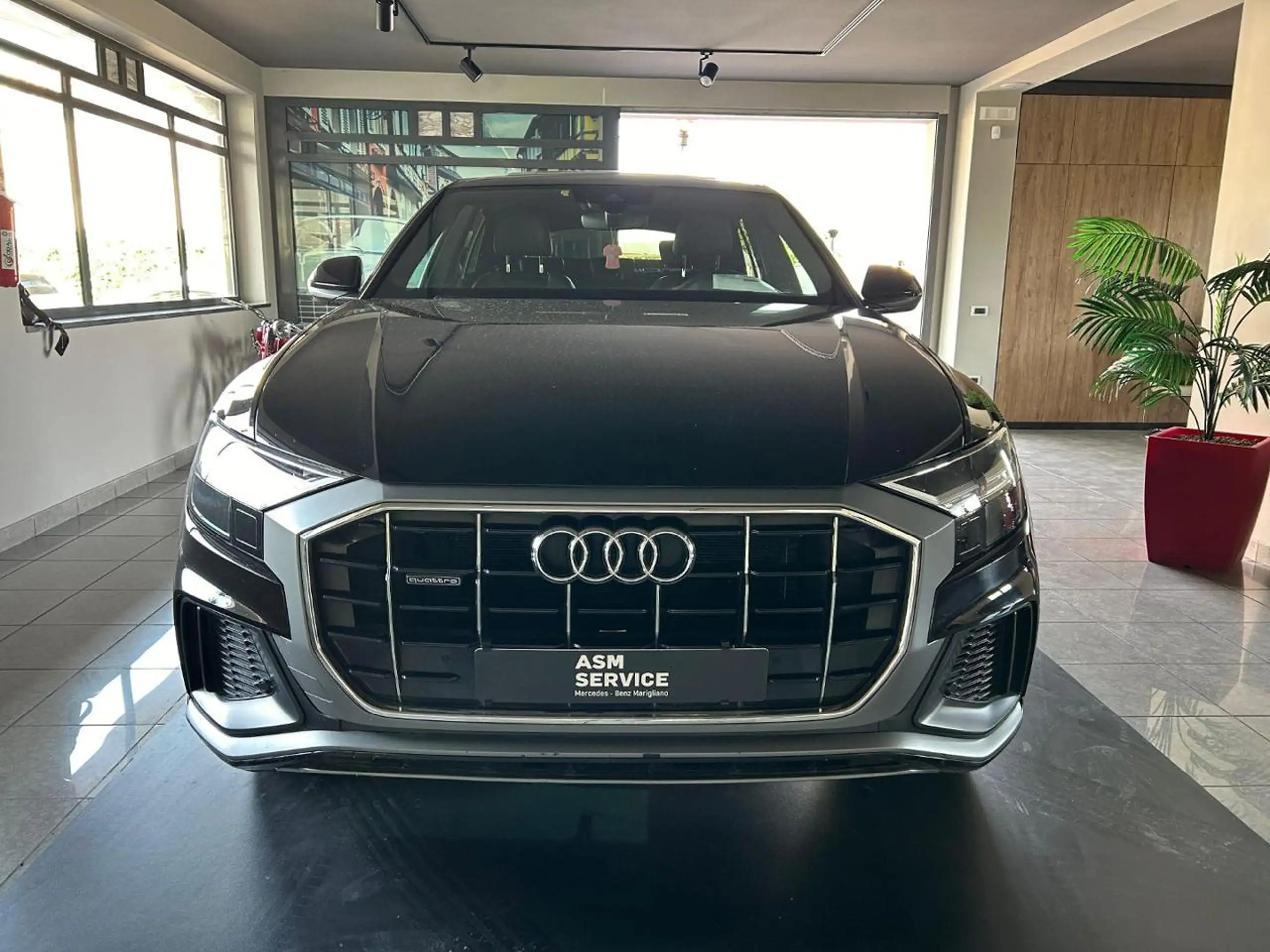 Audi - Q8