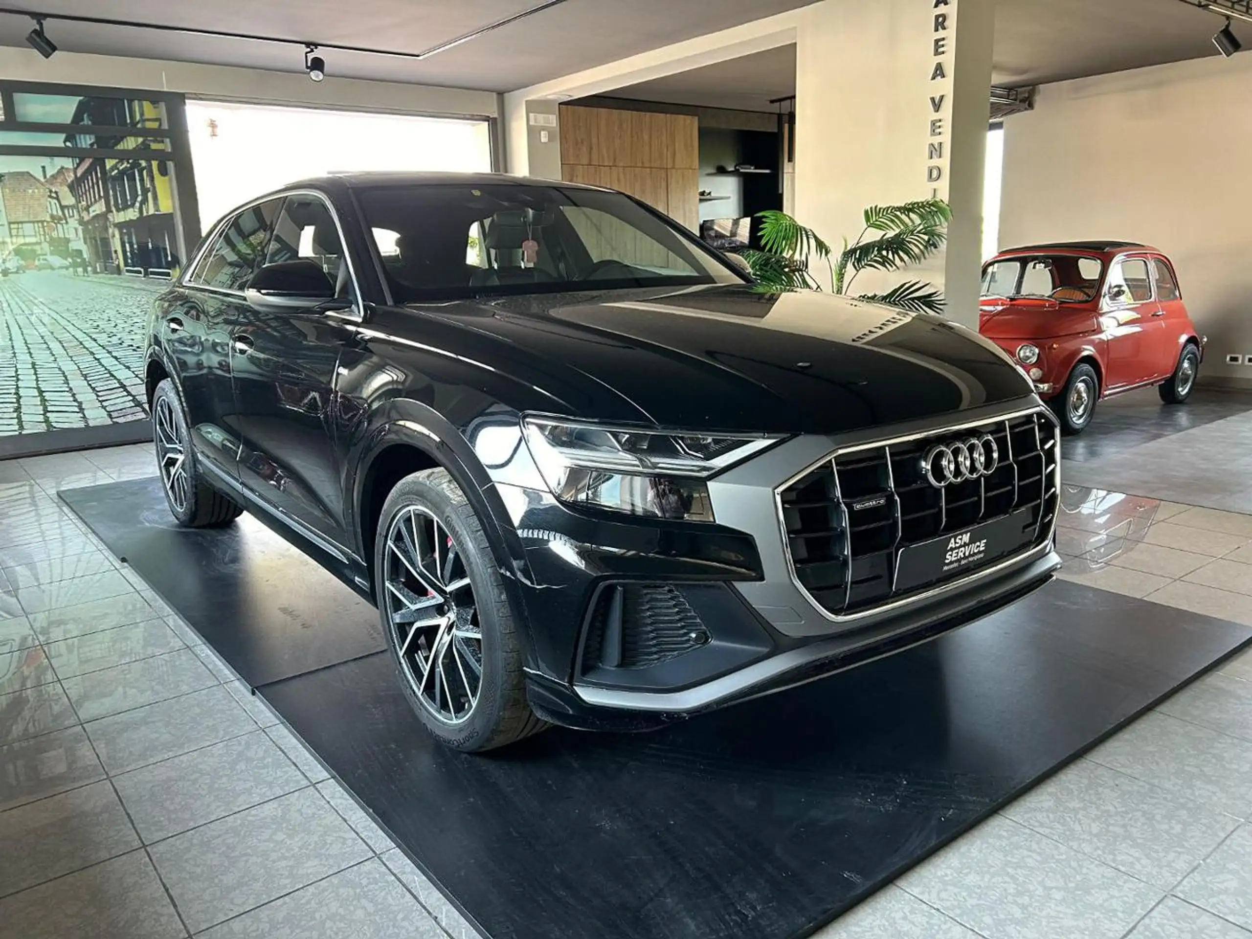 Audi - Q8