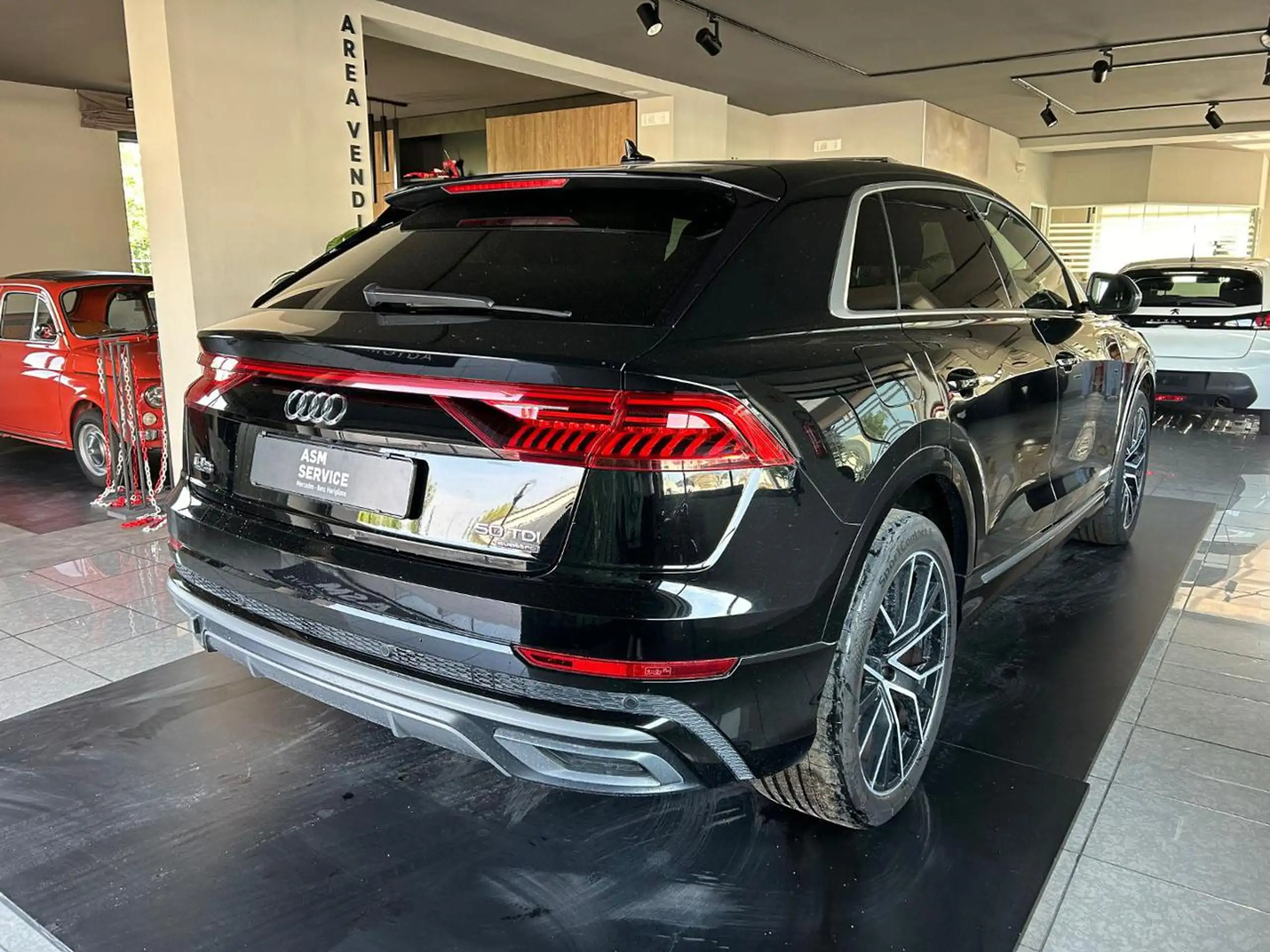 Audi - Q8