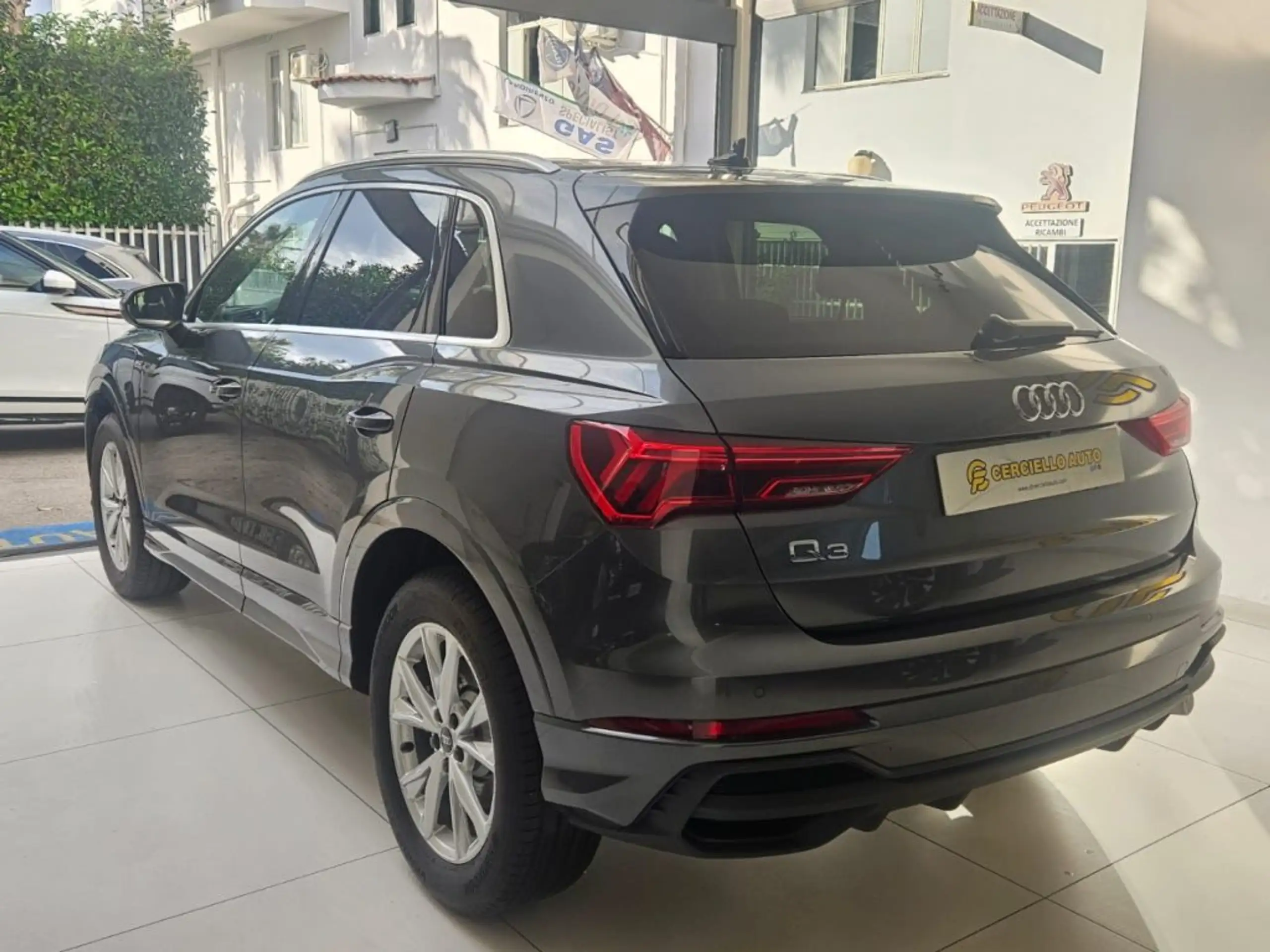 Audi - Q3