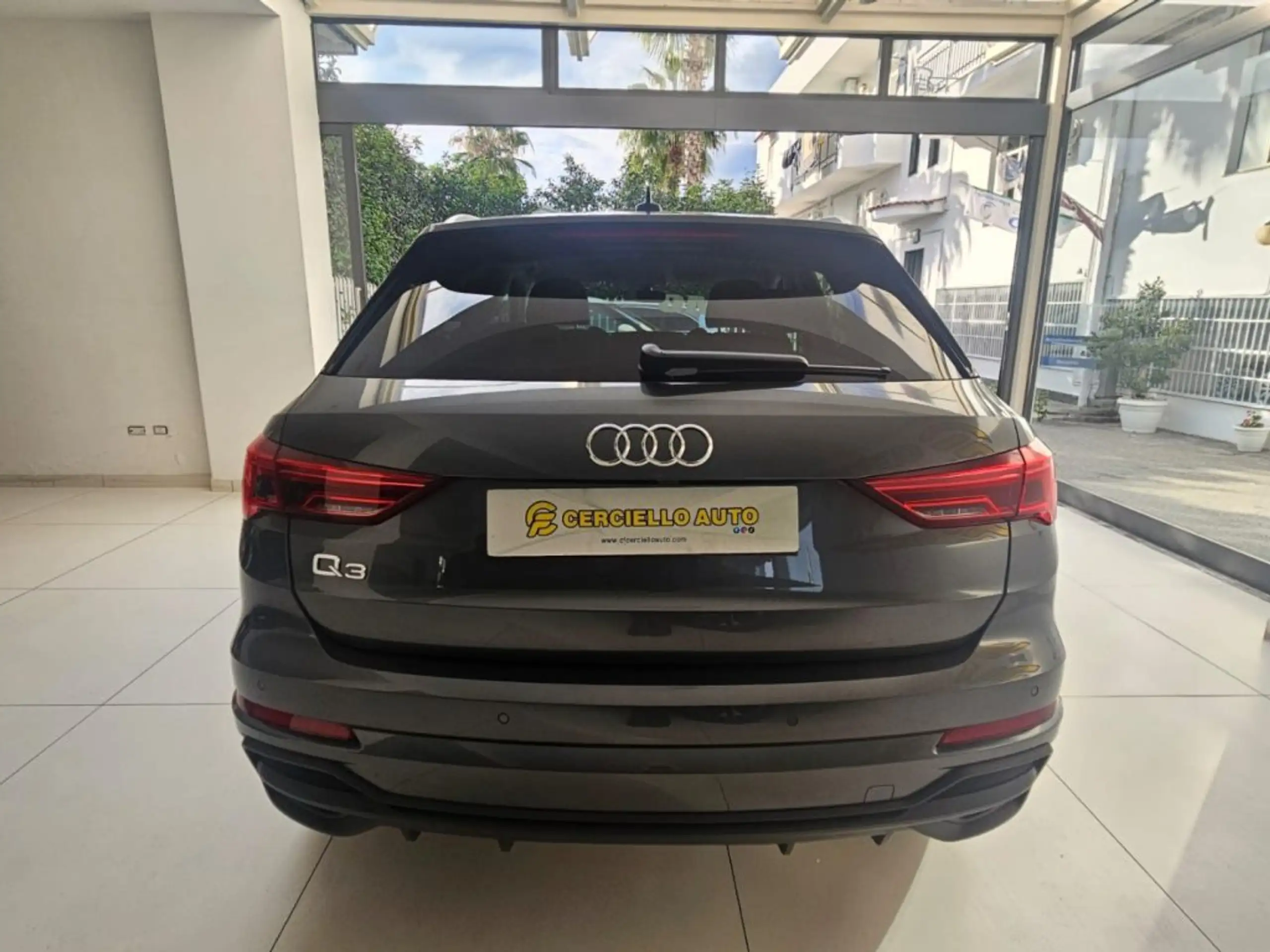 Audi - Q3