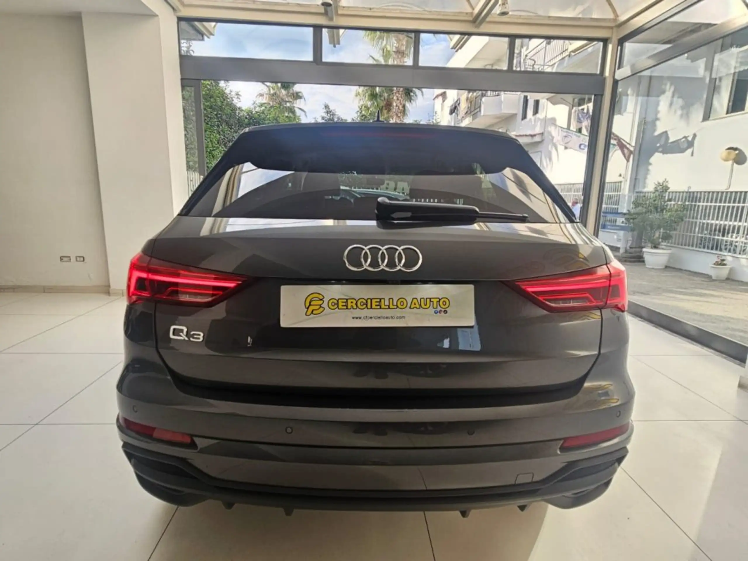 Audi - Q3