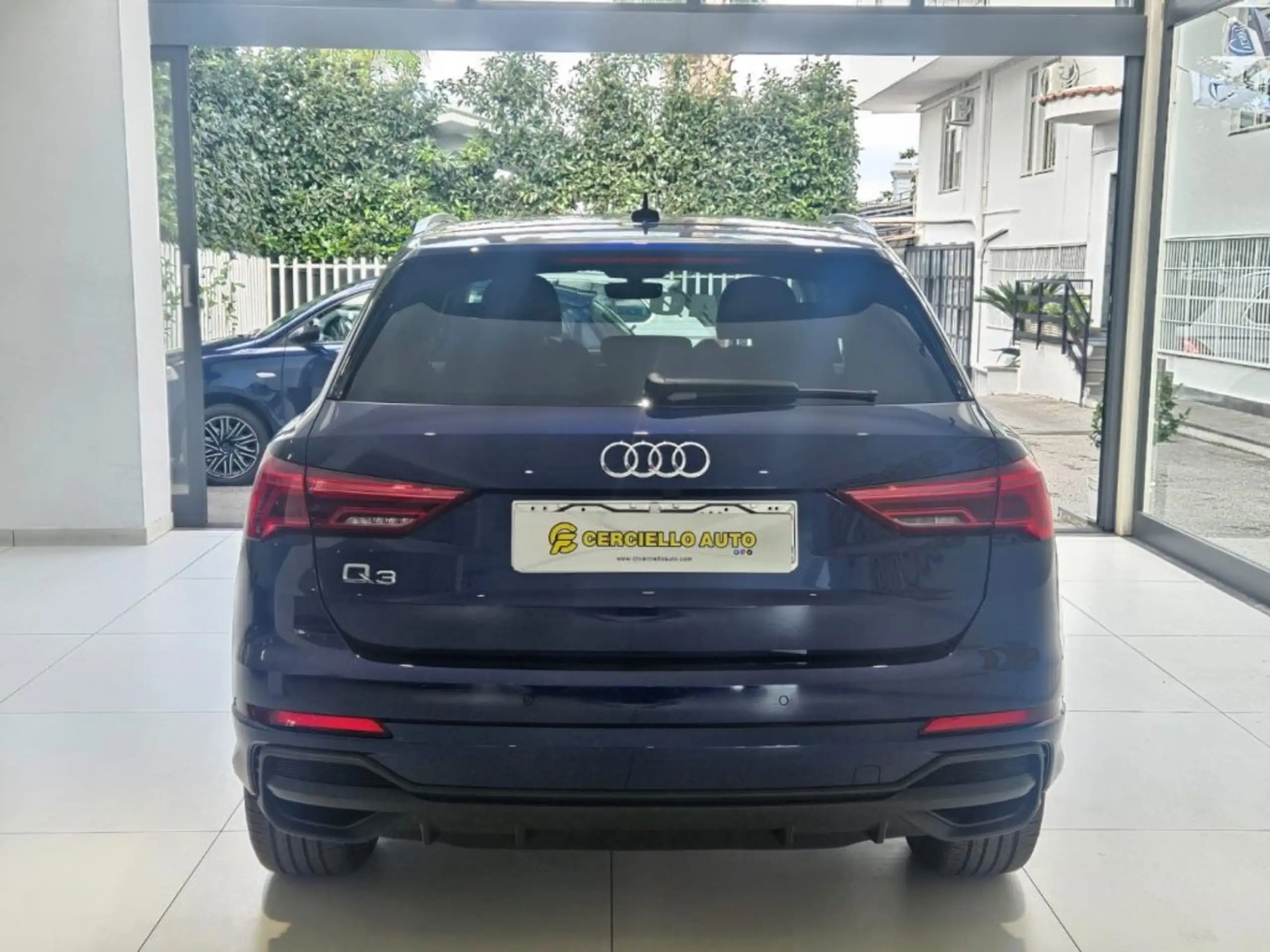 Audi - Q3