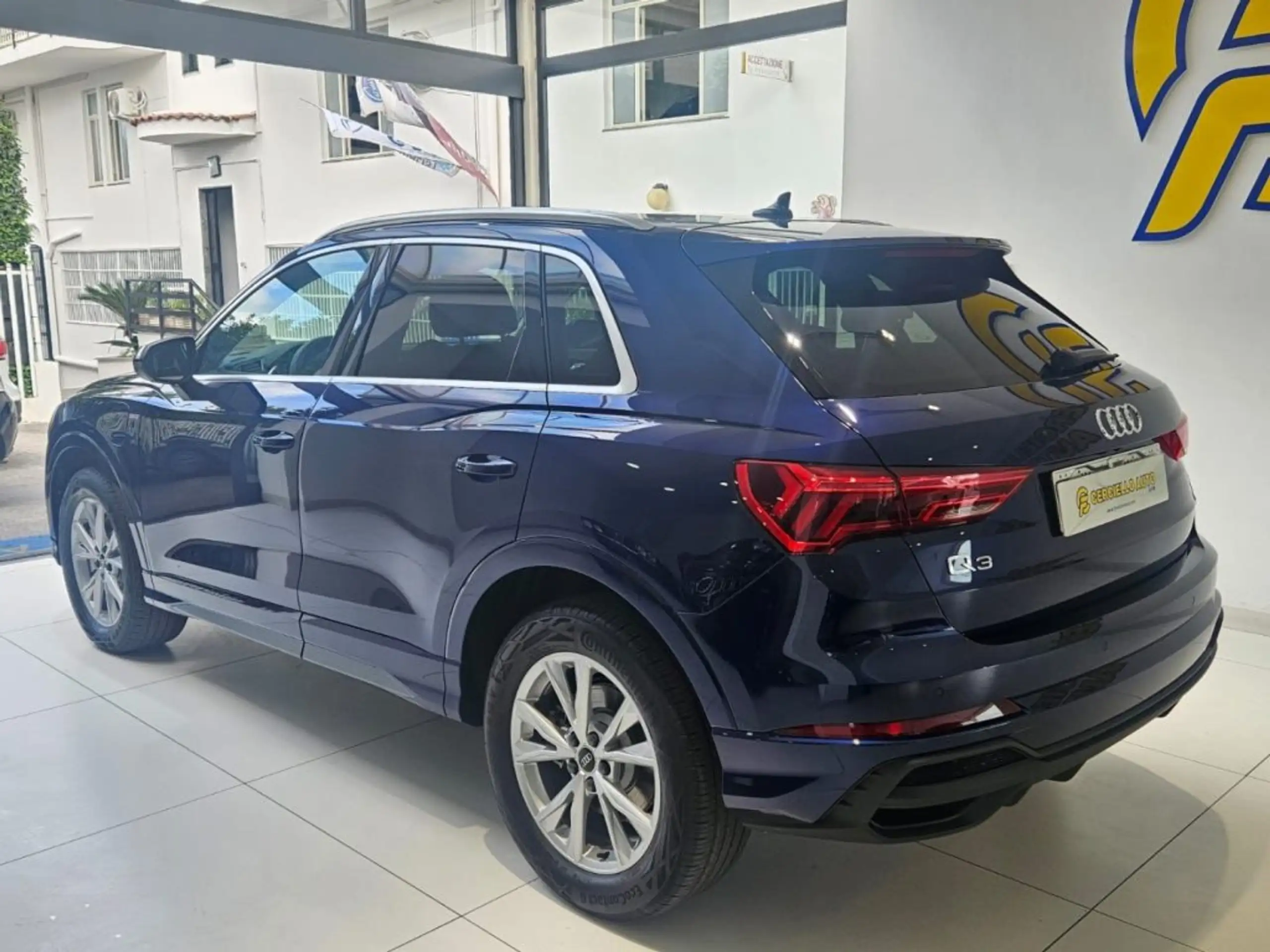 Audi - Q3