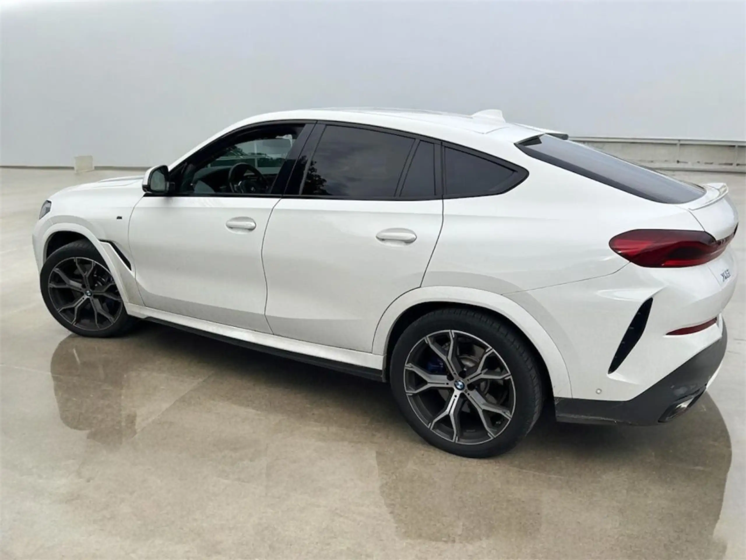 BMW - X6