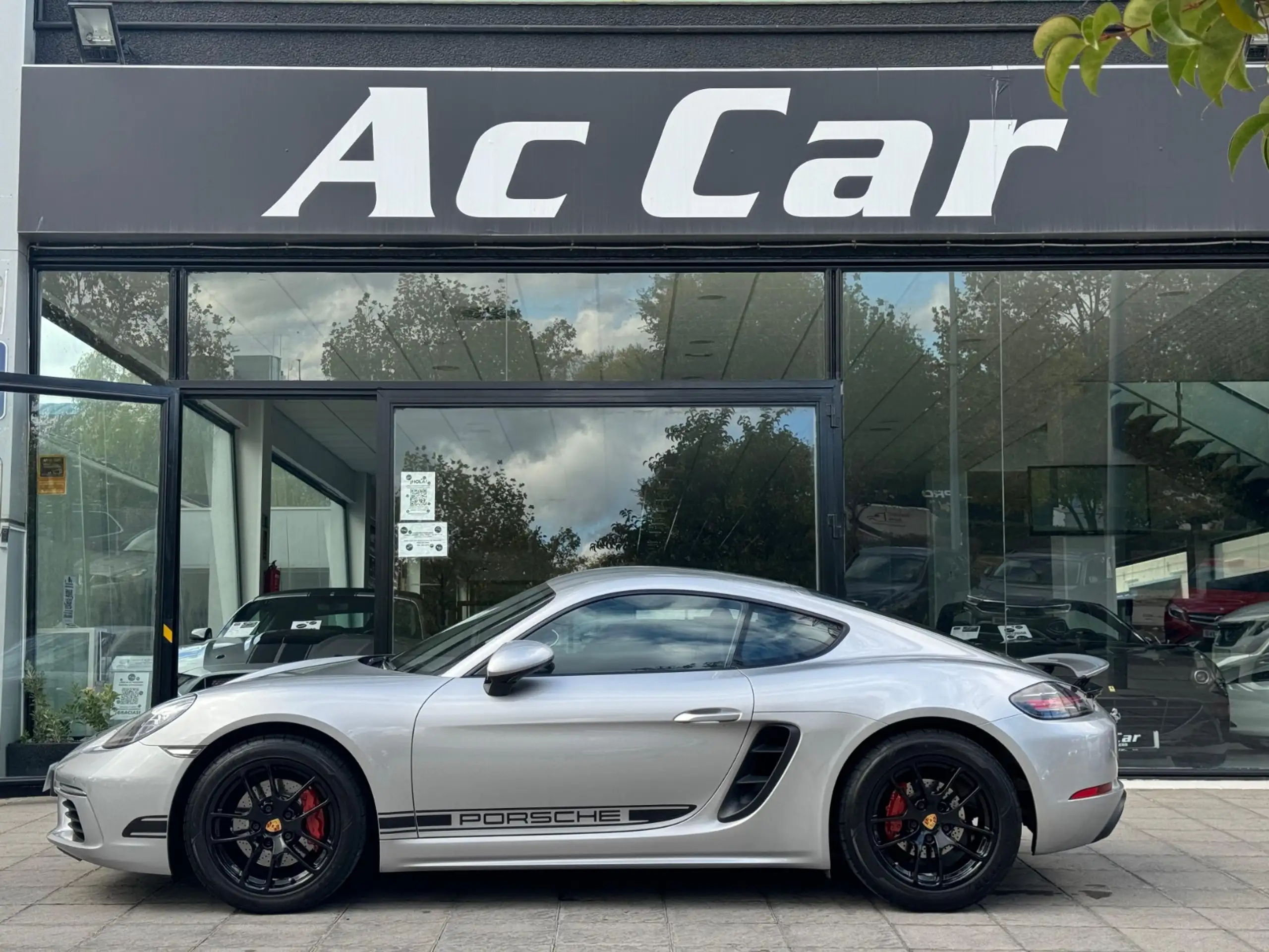 Porsche - Cayman