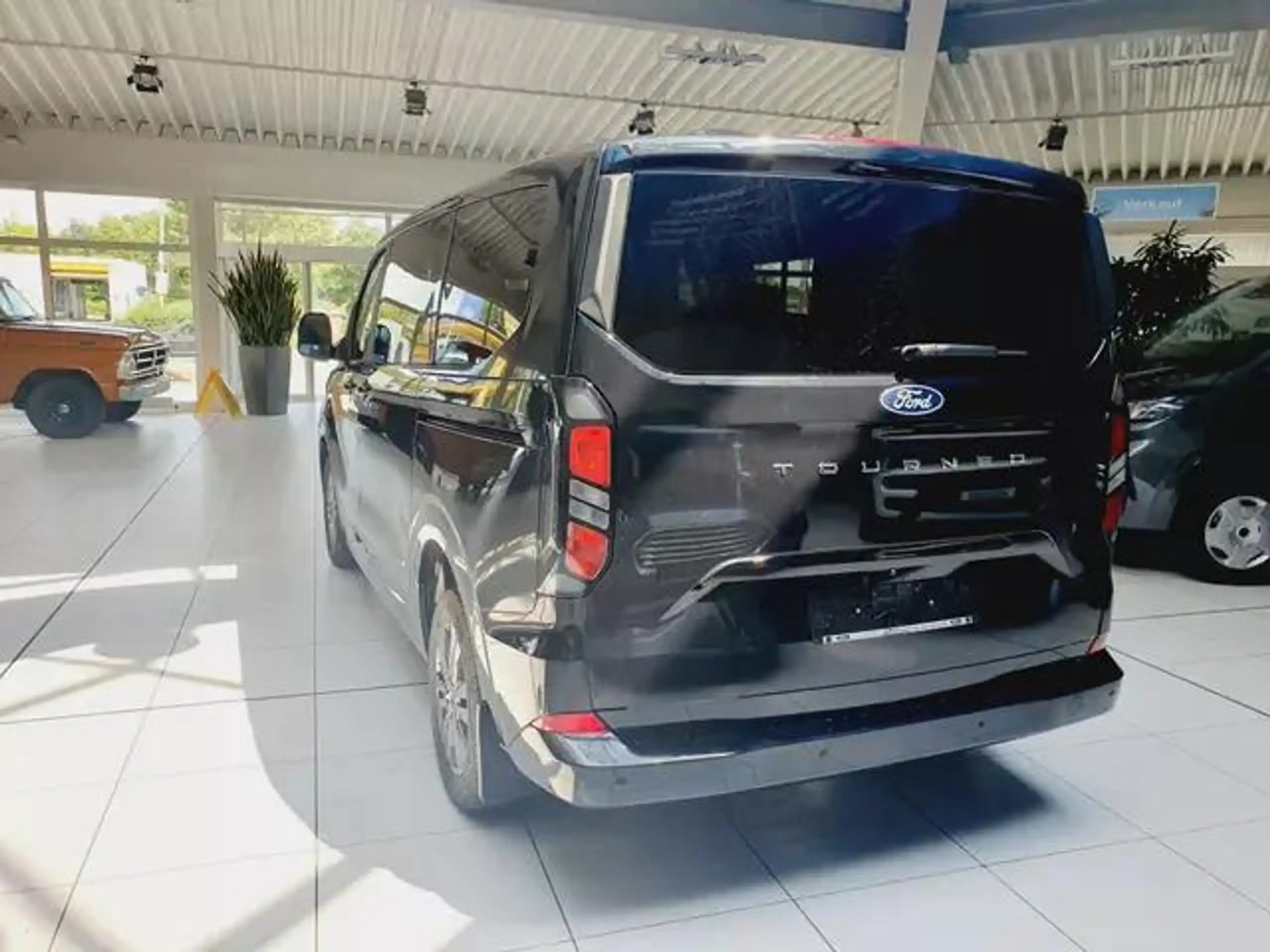 Ford - Tourneo Custom