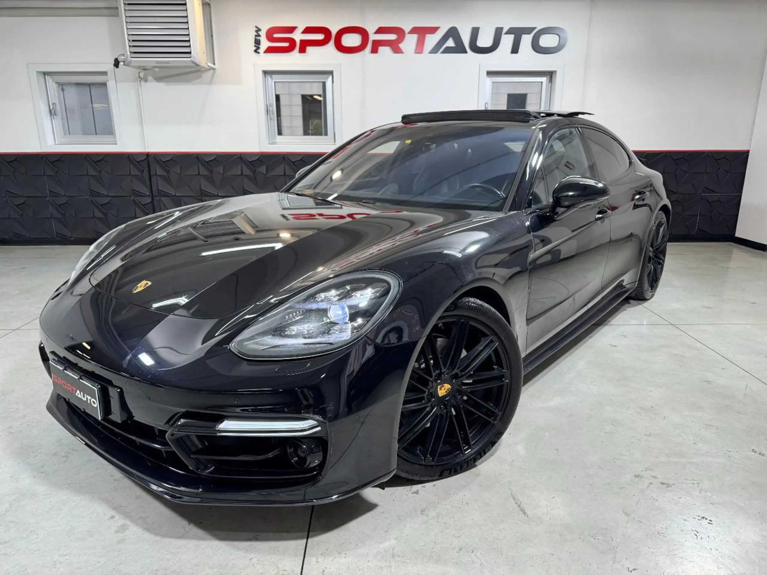 Porsche - Panamera