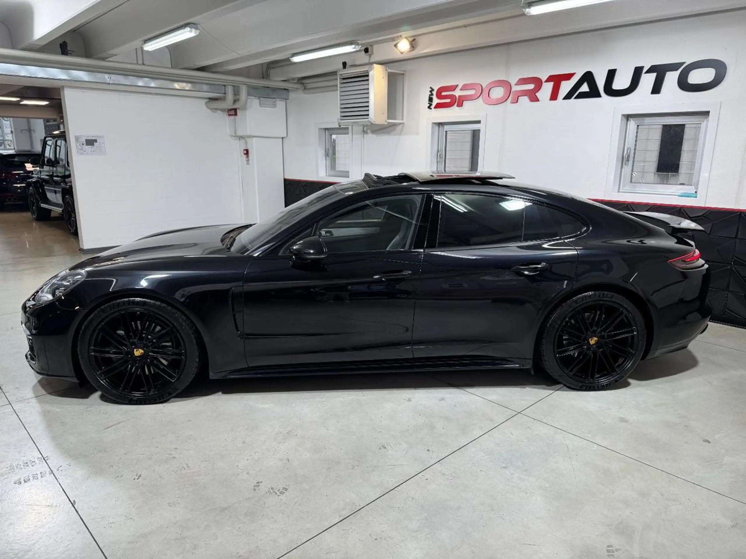 Porsche - Panamera